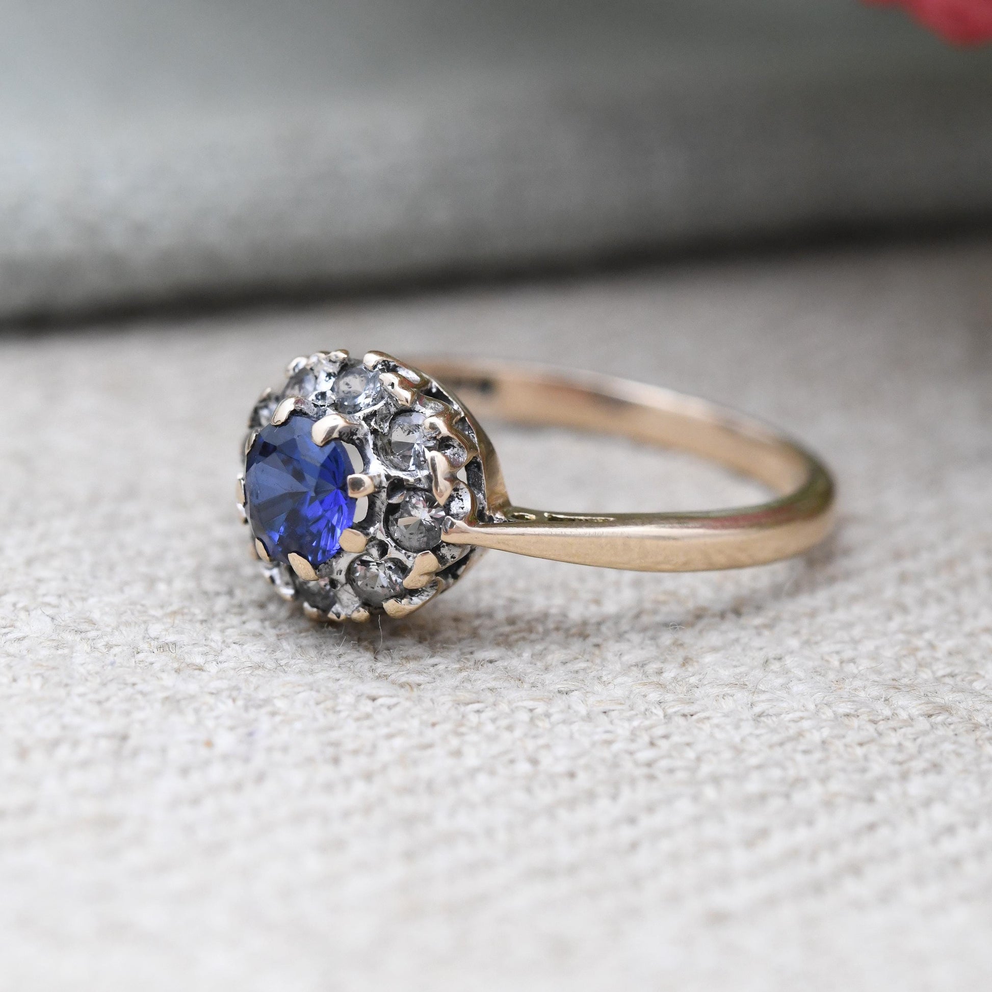 Vintage 9ct Gold Ring Blue Stone Halo - Large Deep Blue Synthetic Stone Cocktail Ring | UK Size - P | US Size - 7 1/2