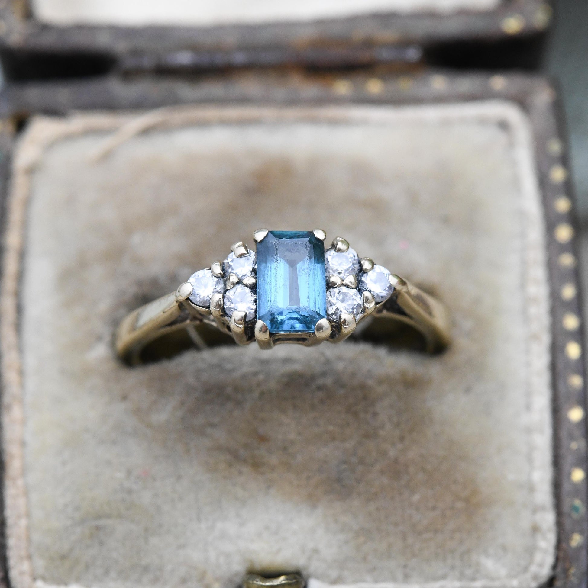 Vintage 9ct Gold Ring with Emerald Cut Blue Stone with Clear Stones - Solid Gold Jewellery Gift for Her | UK Size - P | US Size - 8