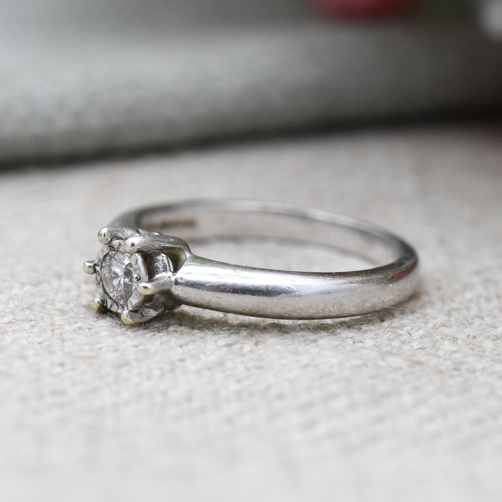 Vintage 9ct Gold Diamond Solitaire Ring 10 Points - Minimal Design White Gold Engagement | UK Size - i 1/2 | US Size - 4 1/2