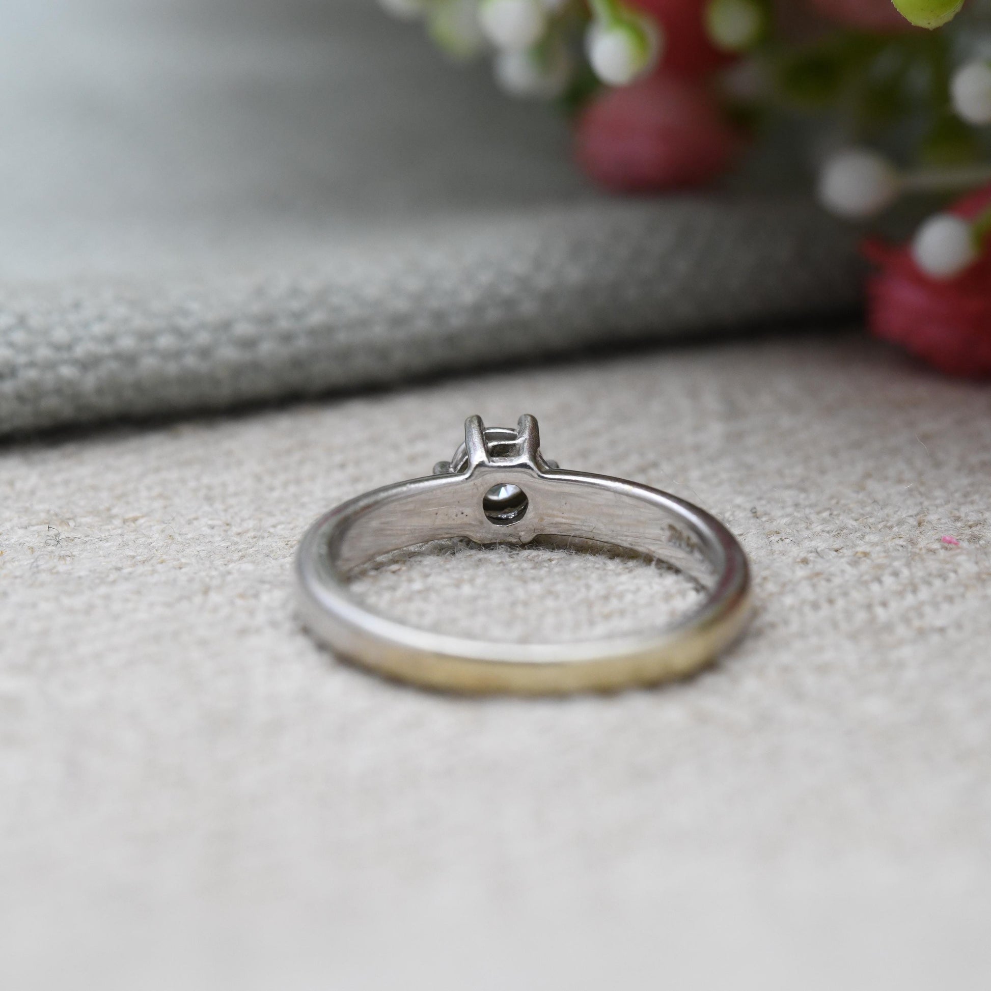 Vintage 9ct Gold Diamond Solitaire Ring 10 Points - Minimal Design White Gold Engagement | UK Size - i 1/2 | US Size - 4 1/2