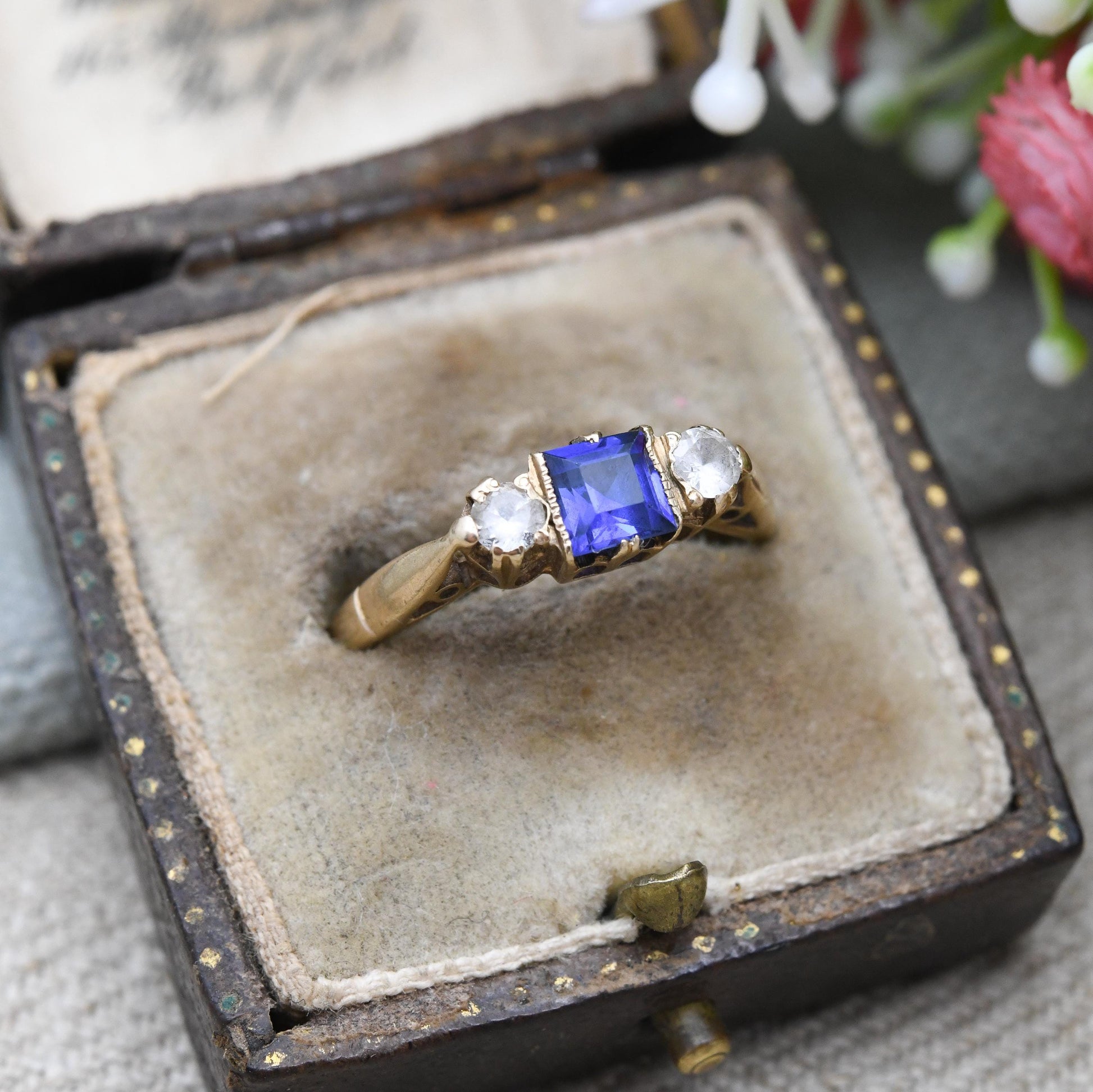 Vintage 9ct Gold Blue Stone Three Stone Ring 1987 - Large Deep Blue Synthetic Stone Cocktail Ring | UK Size - P 1/2 | US Size - 8