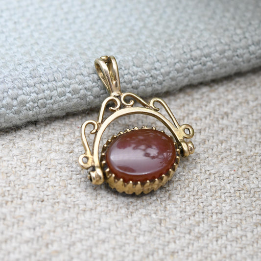 Vintage 9ct Gold Spinner Fob Pendant c. 1980s - Antique Style Miniature Gemstone Watch Fob Charm Ornate | Cabochon Red Carnelian Black Onyx