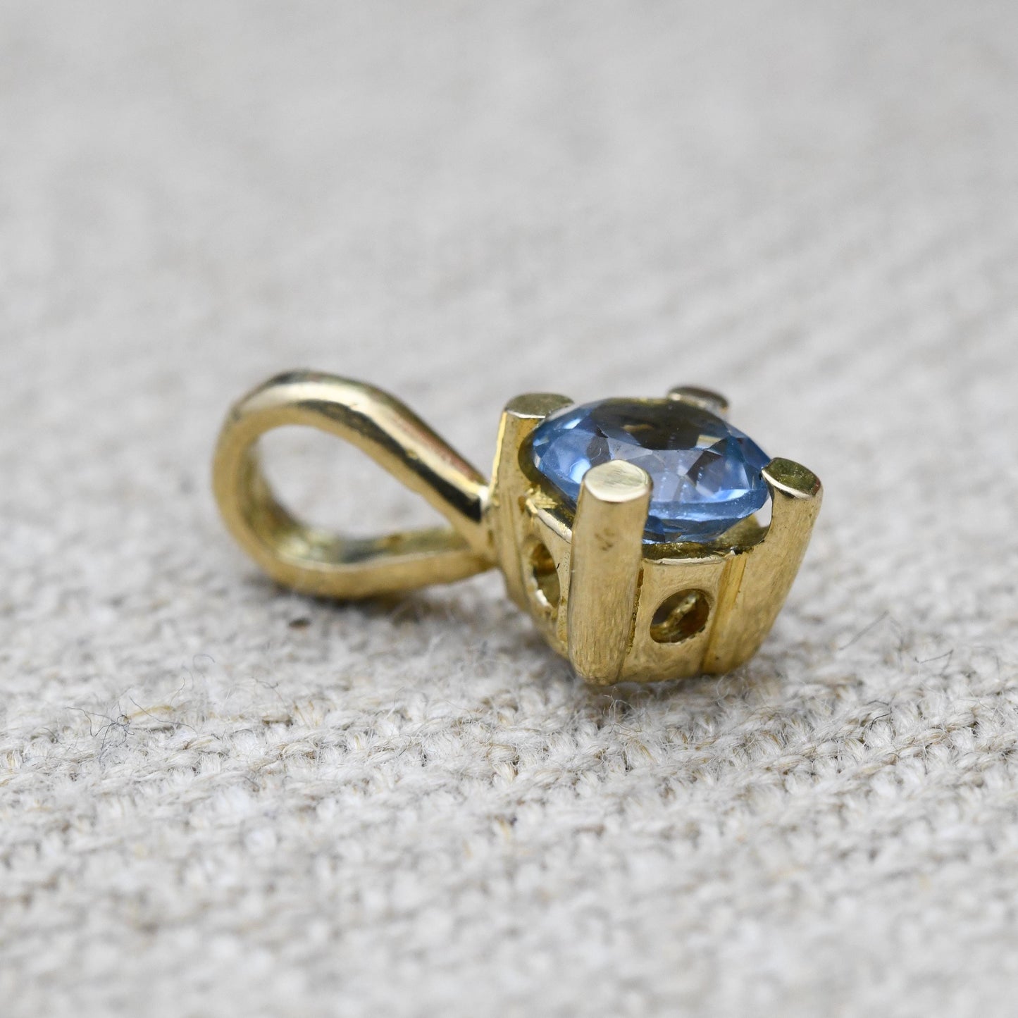 Vintage 14ct Gold Blue Gemstone Pendant - Mid-Century | Baby Blue Stone | Little Charm for Necklace Stack