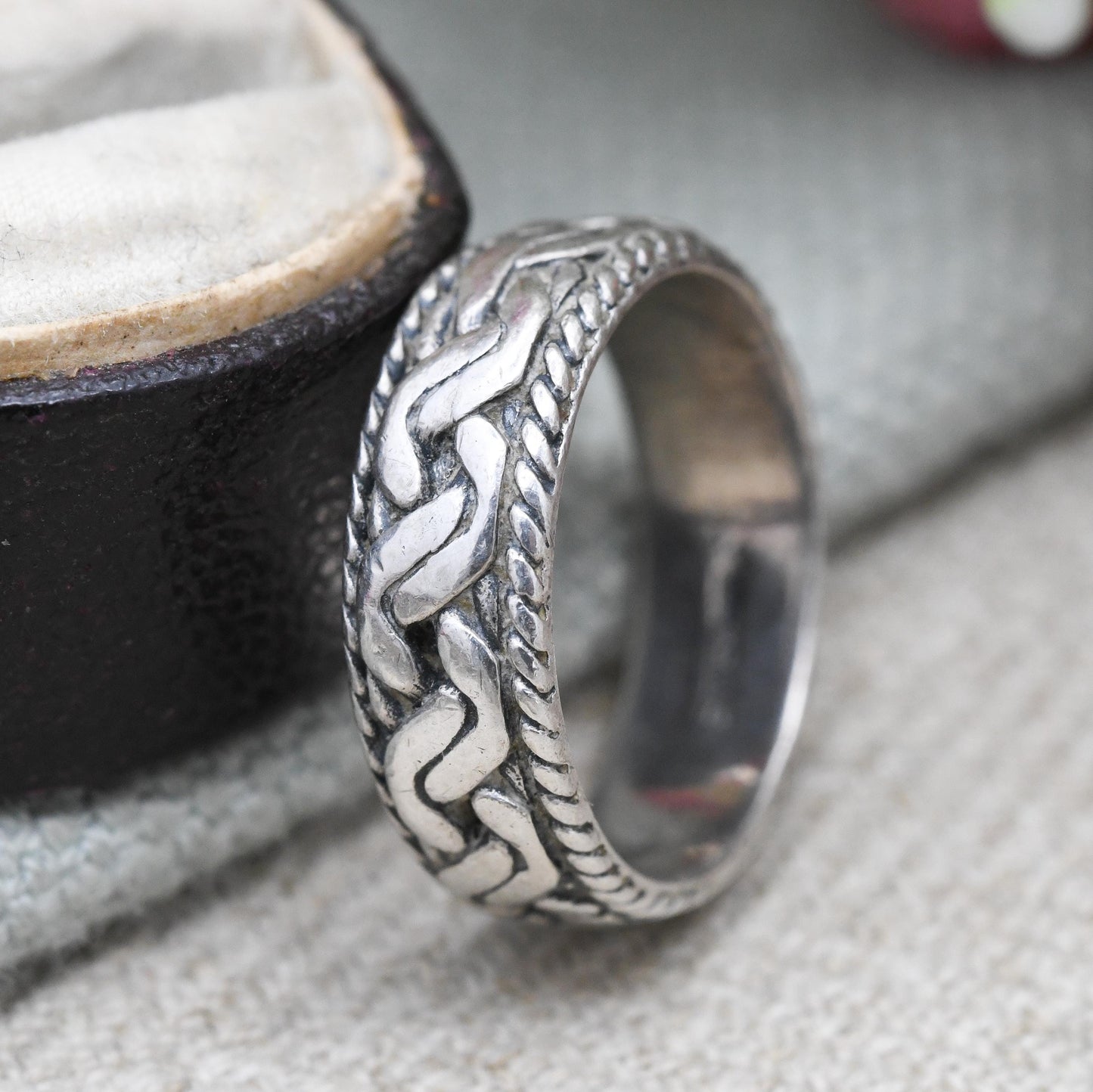 Vintage Sterling Silver Celtic Knot Band Ring - Textured Unisex Silver Band | UK Size - M 1/2 | US Size - 6 1/2