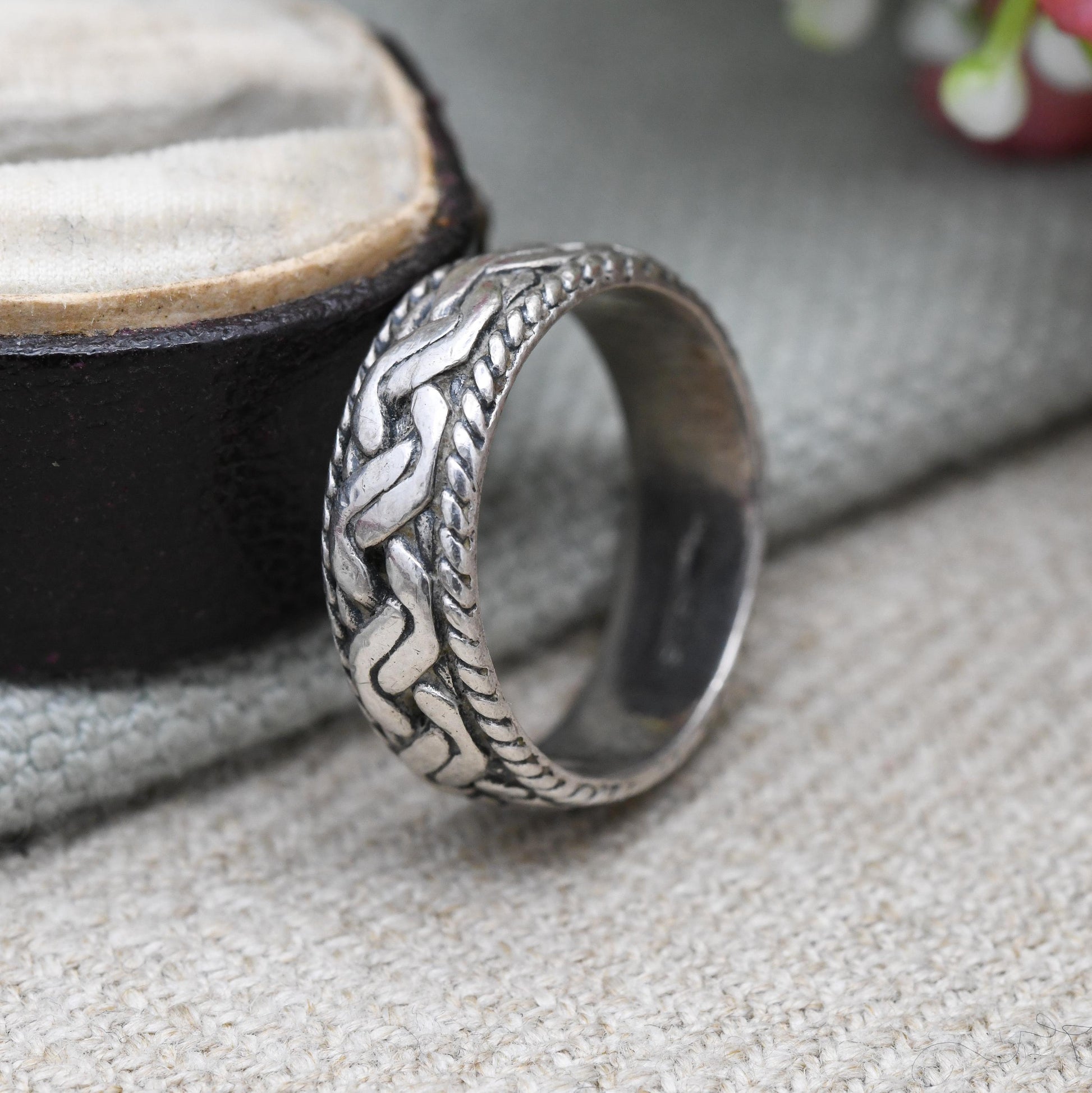 Vintage Sterling Silver Celtic Knot Band Ring - Textured Unisex Silver Band | UK Size - M 1/2 | US Size - 6 1/2