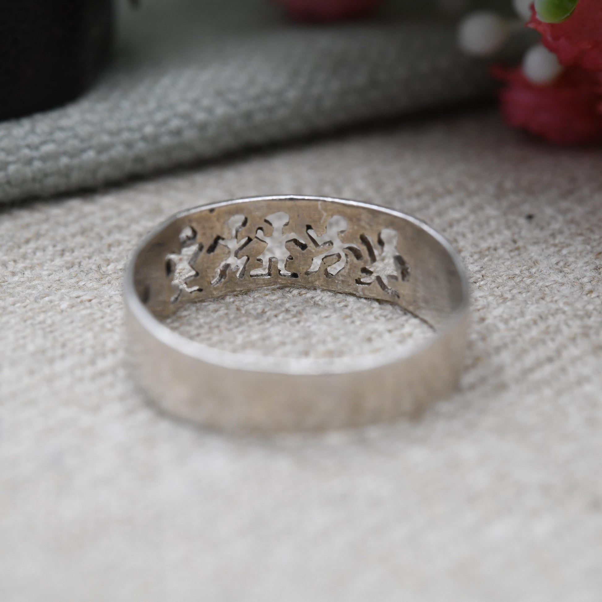 Vintage Sterling Silver Figure Band Ring - Cut Out Dancing Men Ring | Unisex | Everyday | UK Size - T | US Size - 9 1/4