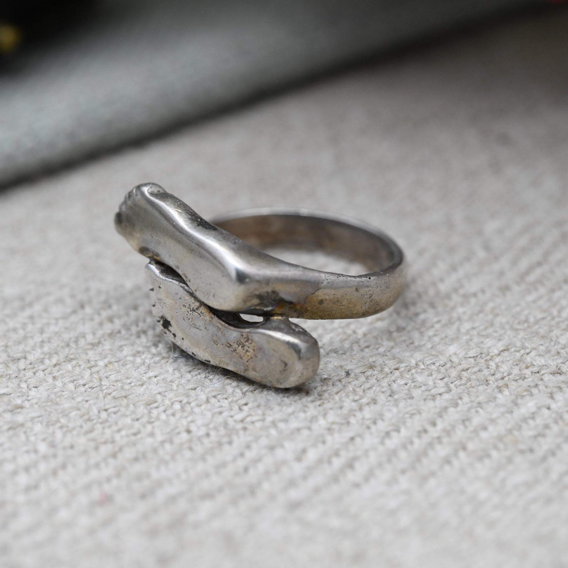 Vintage Sterling Silver Feet Ring - Quirky Pair of Feet Design | Unisex | Everyday Silver Jewellery | UK Size - I 1/2 | US Size - 4 1/2