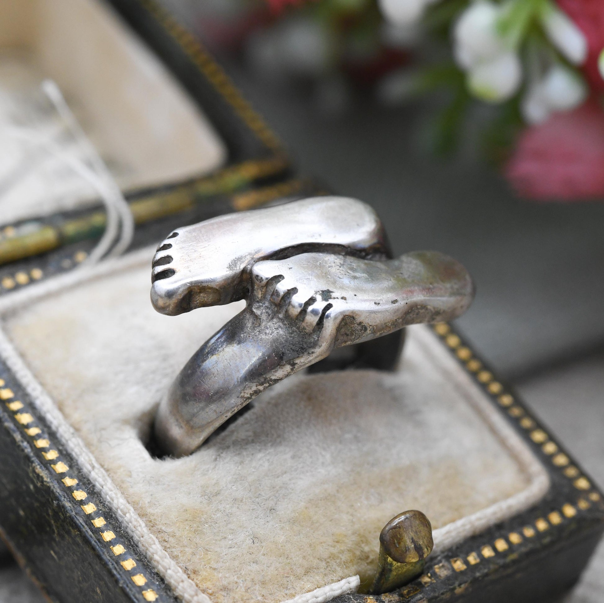 Vintage Sterling Silver Feet Ring - Quirky Pair of Feet Design | Unisex | Everyday Silver Jewellery | UK Size - I 1/2 | US Size - 4 1/2