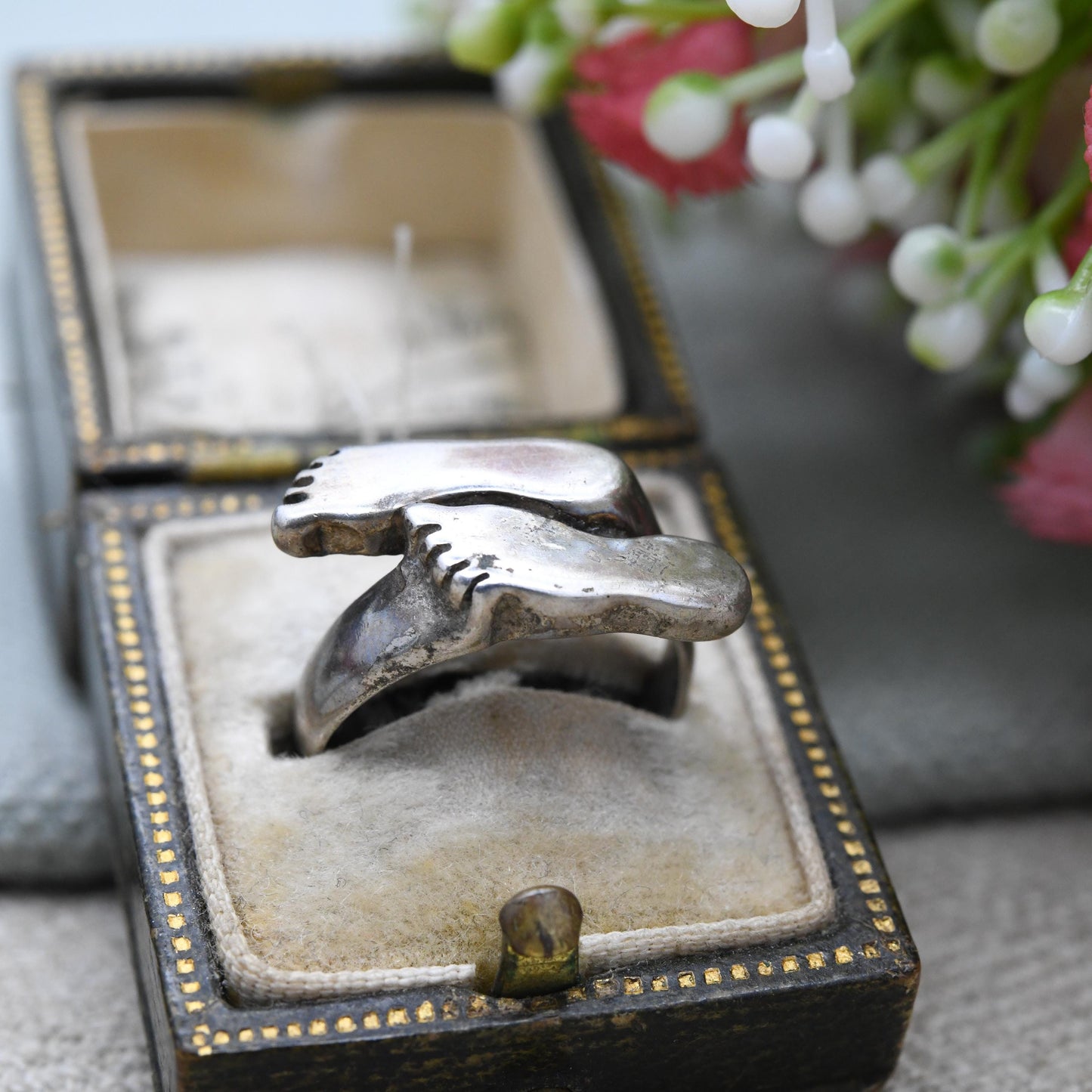 Vintage Sterling Silver Feet Ring - Quirky Pair of Feet Design | Unisex | Everyday Silver Jewellery | UK Size - I 1/2 | US Size - 4 1/2