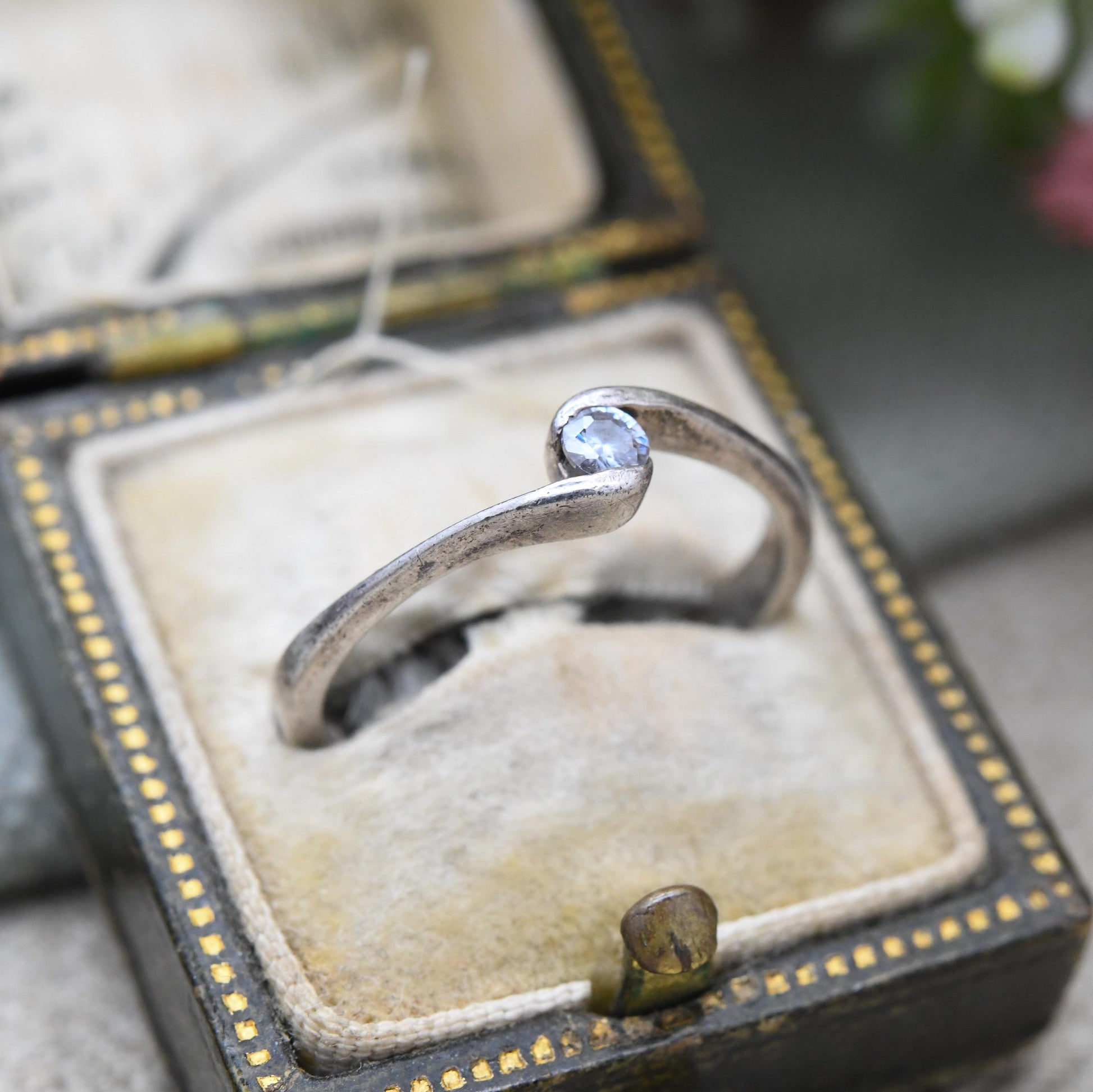 Vintage Sterling Silver Clear Stone Twisted Solitaire Ring - Gemstone Statement Ring Gift for Her | UK Size - P 1/2 | US Size - 8