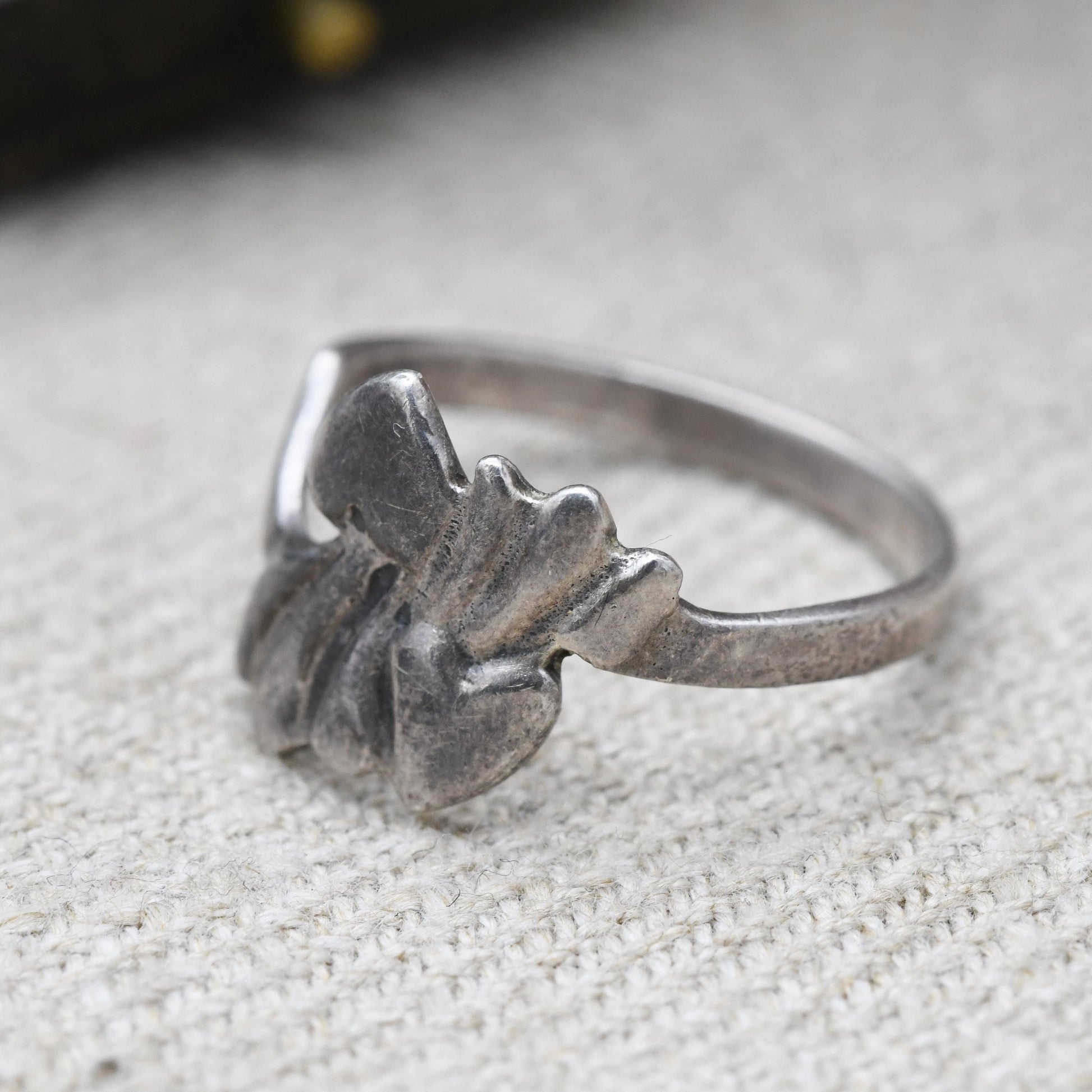 Vintage Sterling Silver Abstract Heart Ring - Quirky Silver Love Heart Jewellery | Everyday Thumb Ring | UK Size P | US Size 7 1/2