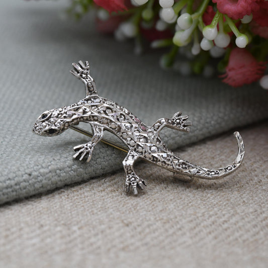 Vintage Sterling Silver Gecko Brooch - Detailed Crawling Gecko | Small Black Stone Eyes | Textured | Novelty Animal Jewellery