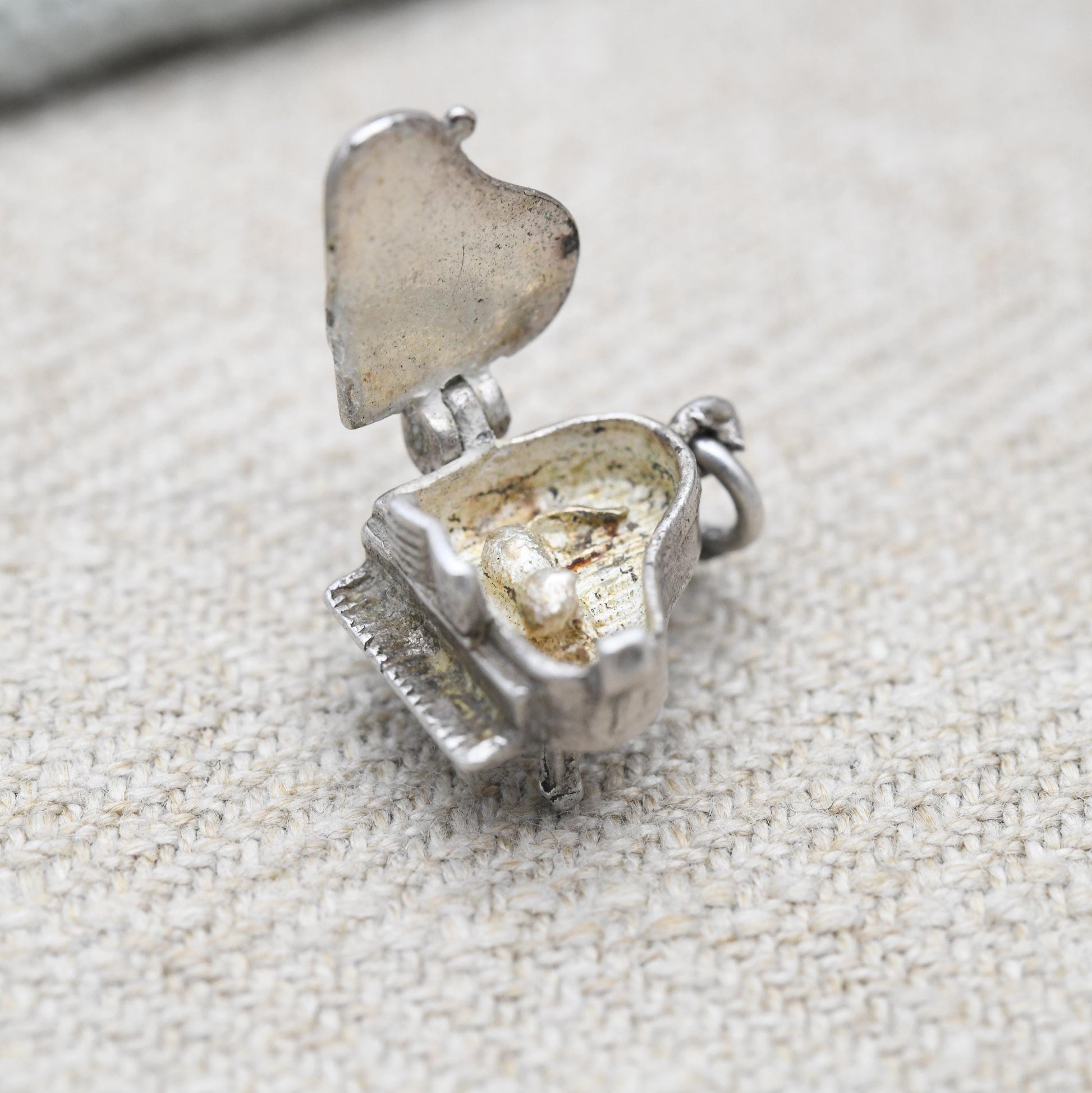 Vintage Sterling Silver Opening Piano Charm Pendant - Mouse Inside | Musical Instrument | Keys | Grand Piano | Music | Charm Bracelet