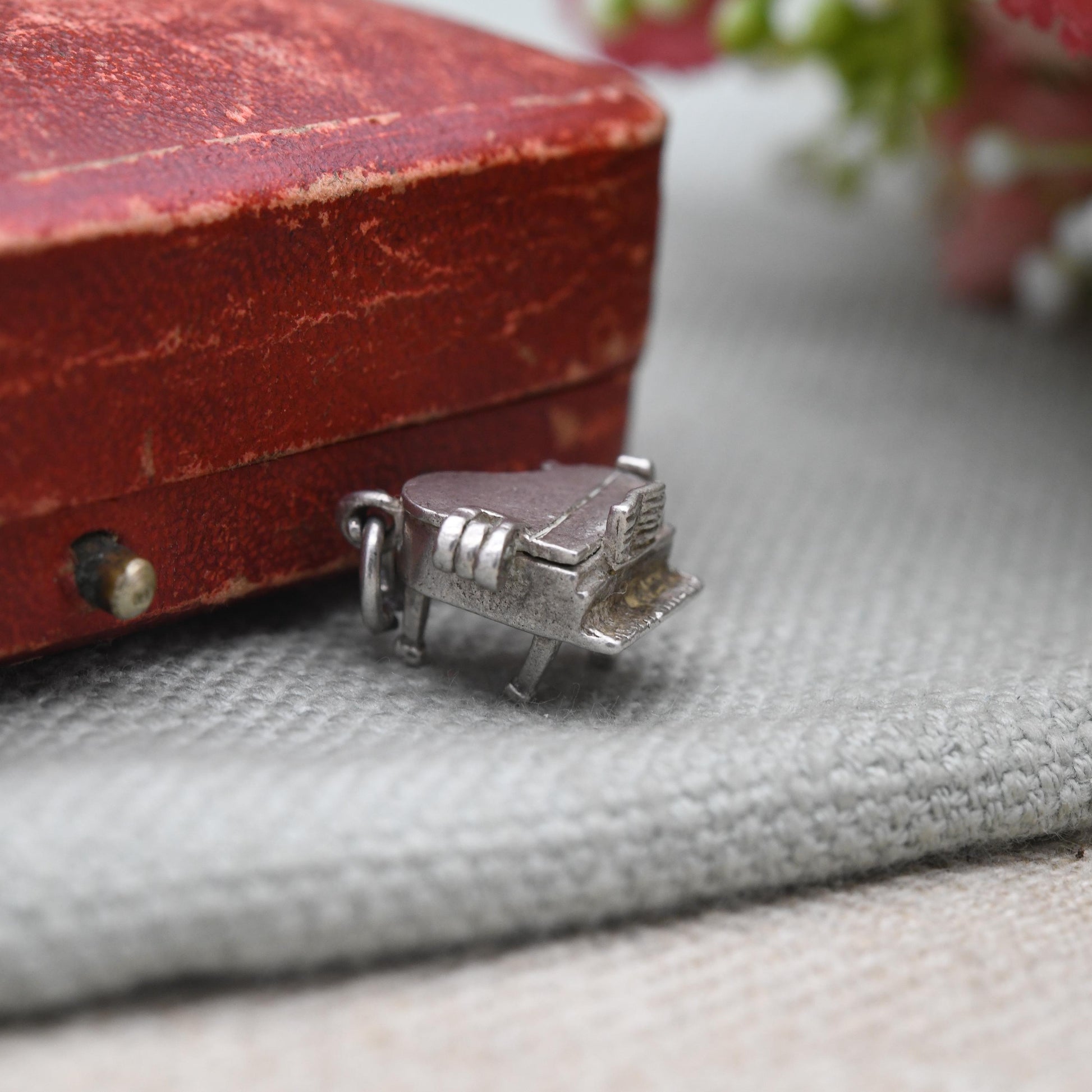 Vintage Sterling Silver Opening Piano Charm Pendant - Mouse Inside | Musical Instrument | Keys | Grand Piano | Music | Charm Bracelet