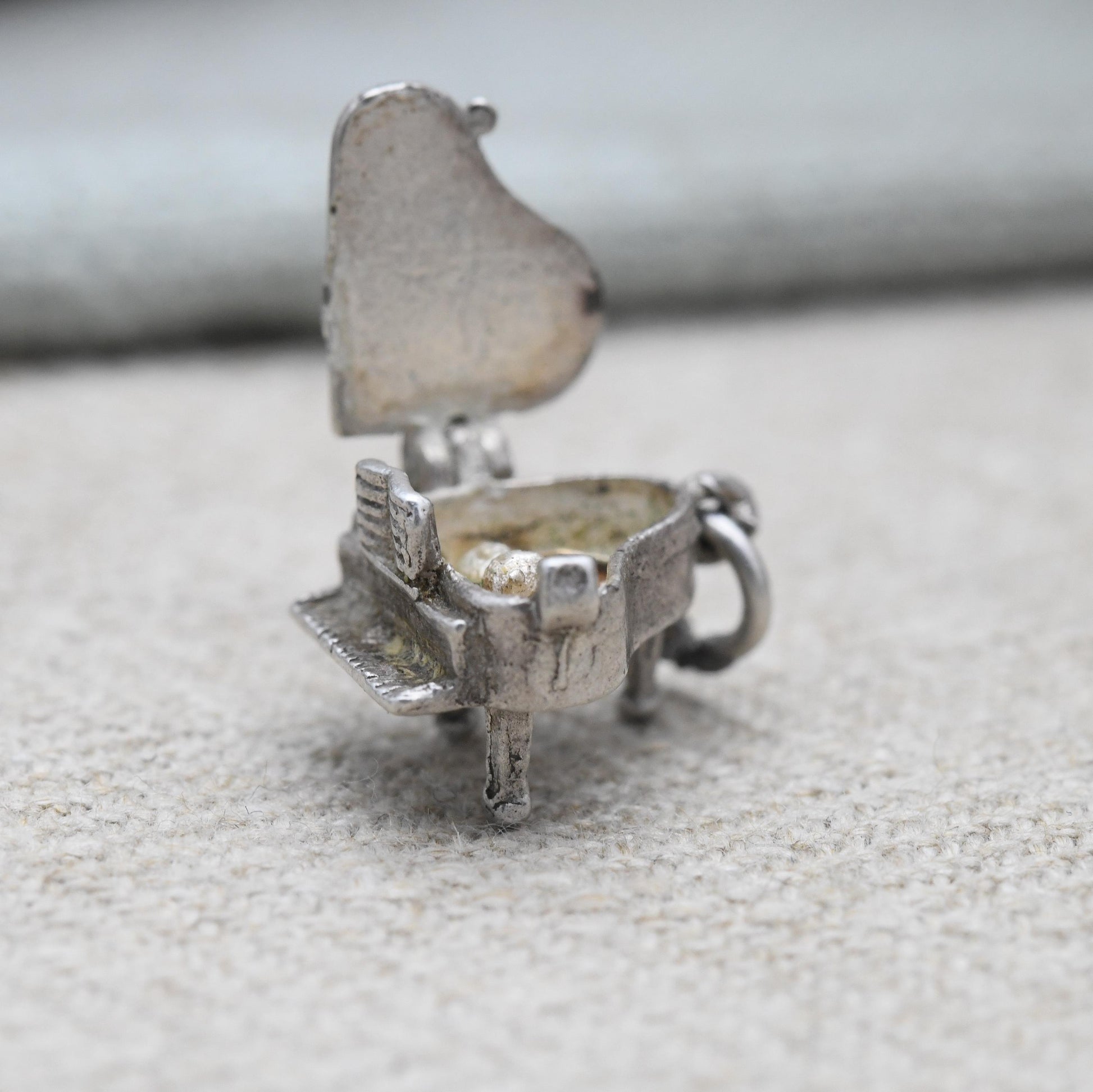 Vintage Sterling Silver Opening Piano Charm Pendant - Mouse Inside | Musical Instrument | Keys | Grand Piano | Music | Charm Bracelet