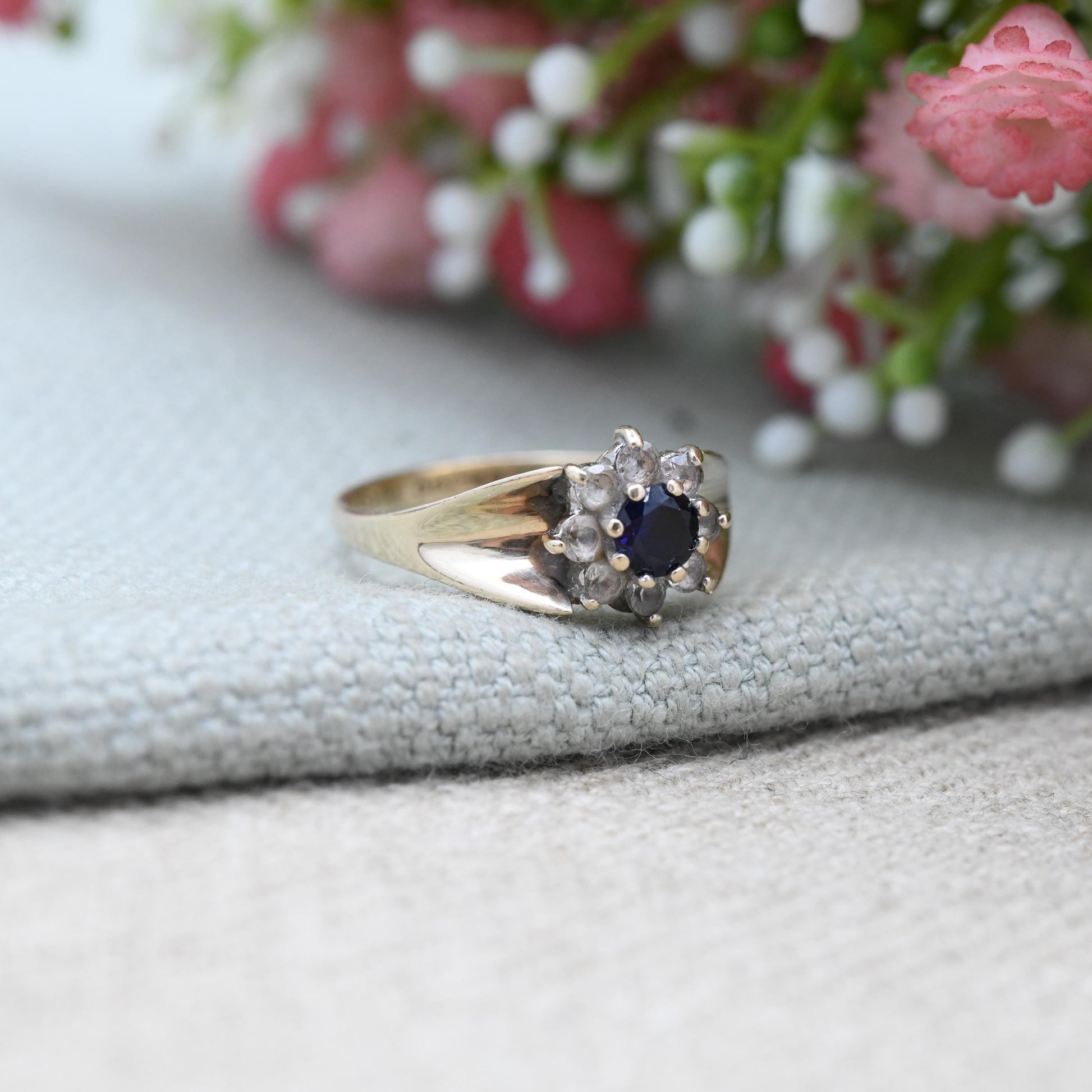 Vintage 9ct Gold Floral Cluster Ring 1973 - Deep Blue with Clear Stone Halo | Small UK Size - O | US Size - 7 1/2