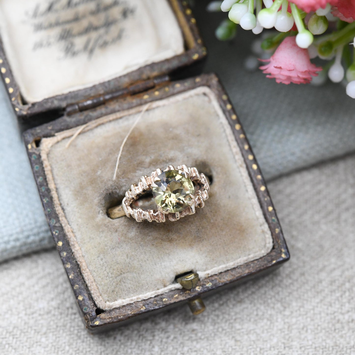 Vintage 9ct Gold Gemstone Ring 1972 Midcentury Modern Jewellery - Open Textured Shank Faceted Cocktail Dress | UK Size - O | US Size - 7 1/2