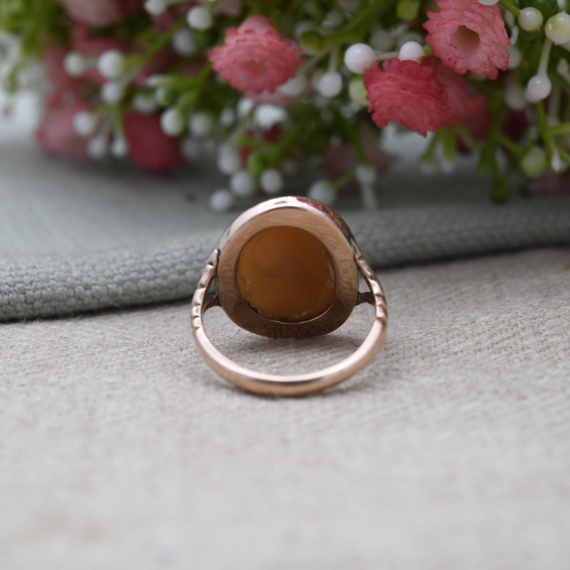 Antique 9ct Rose Gold Cameo Ring - Large Carved Shell Face | Ancient Classical Figure | Raised Cameo | UK Size - M | US Size - 6 1/2