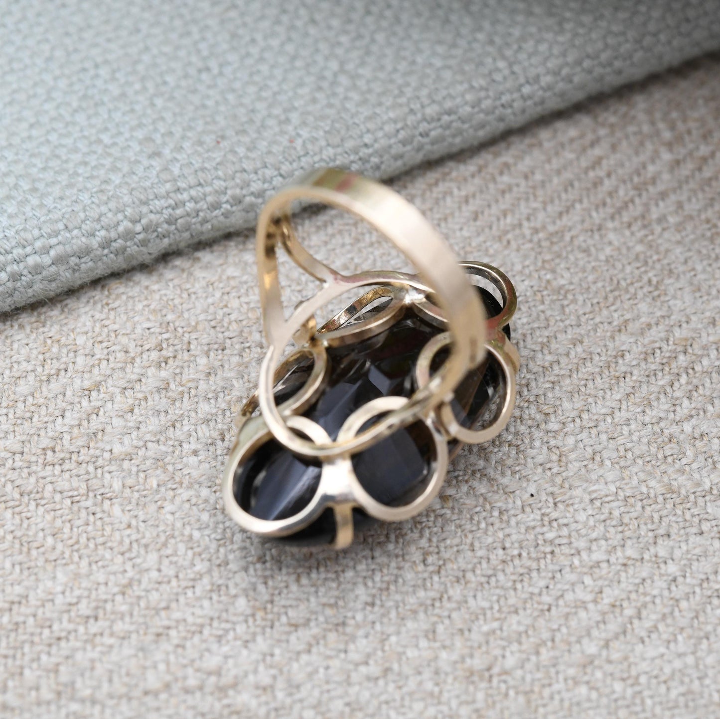 Vintage 9ct Gold Smoky Quartz Statement Ring 1972 with Large Cabochon Stone - Mid-Century Gemstone Cocktail | UK Size - O | US Size - 7 1/4