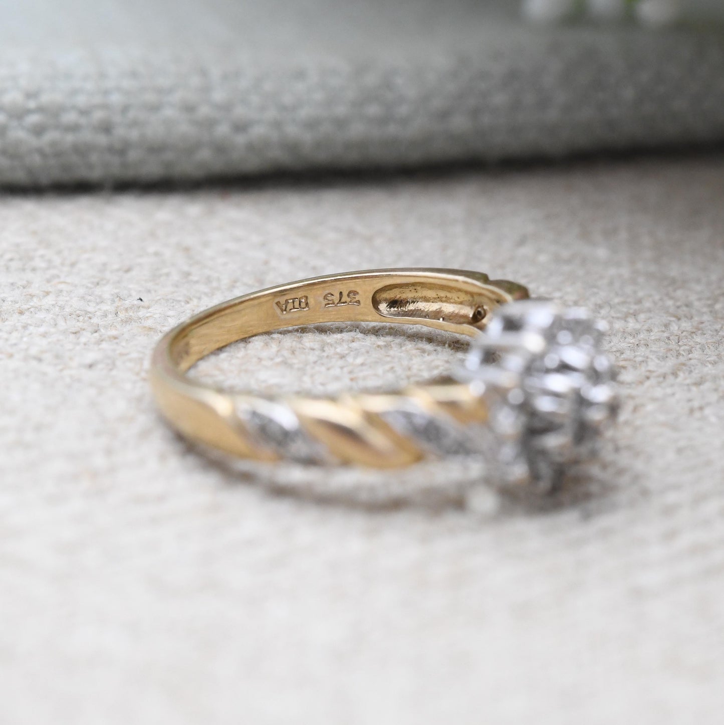 Vintage 9ct Gold and Diamond Cluster Ring 0.25 Carats 25 Points - Twist Pretty Gold Jewellery Gift for Her | UK Size - L 1/2 US Size - 6 1/4