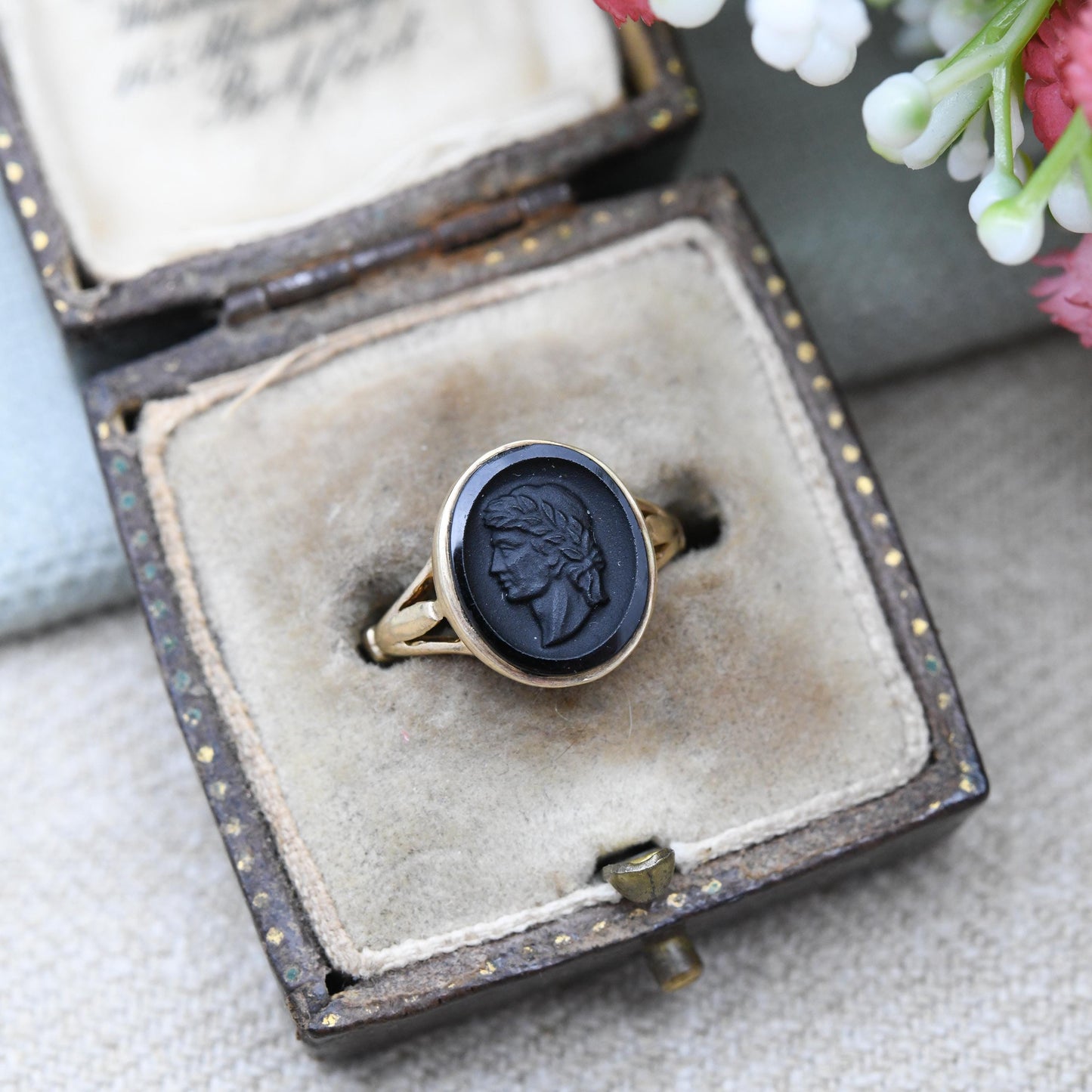 Vintage 9ct Gold Onyx Cameo Ring 1971 with Classical Roman Figure - Carved Laurel Wreath Crowned Head Bust | UK Size - J | US Size - 5