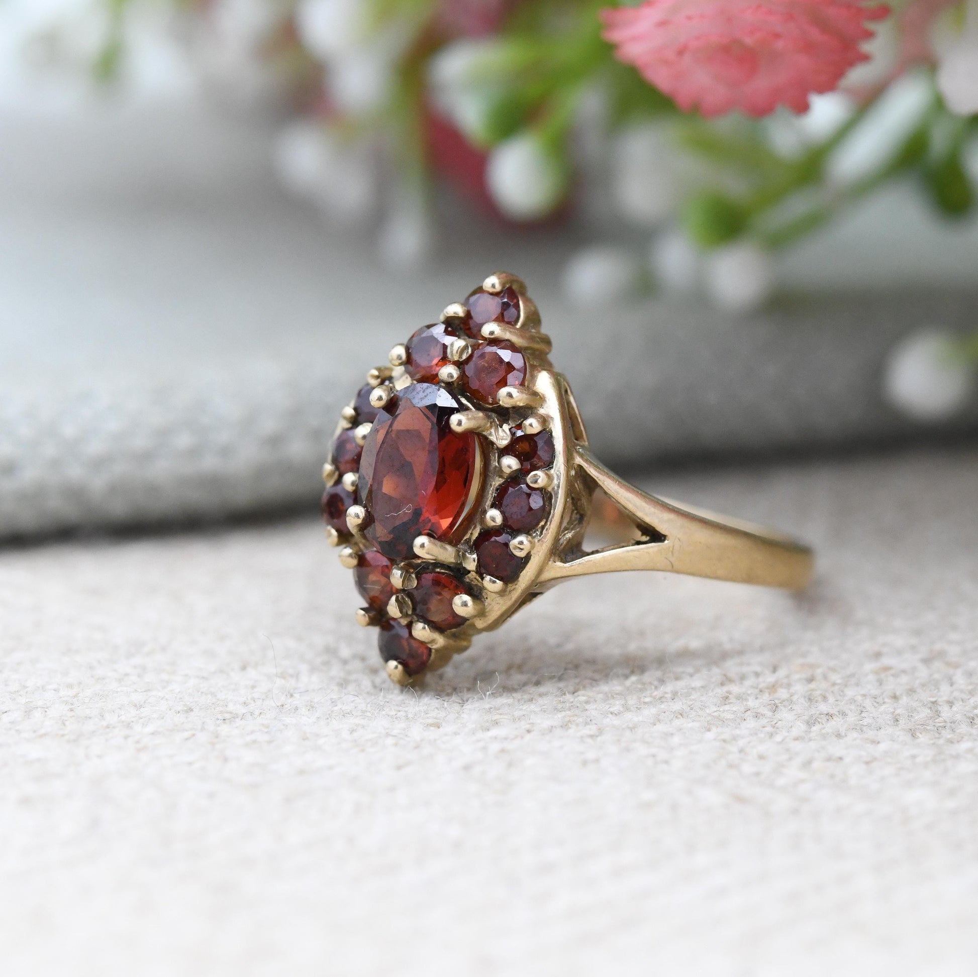 Vintage 9ct Gold Garnet Cluster Ring c. 1970s - Marquise Shape Pointed Oval Mid-Century Ring Red Gemstones | UK Size - P | US Size - 8