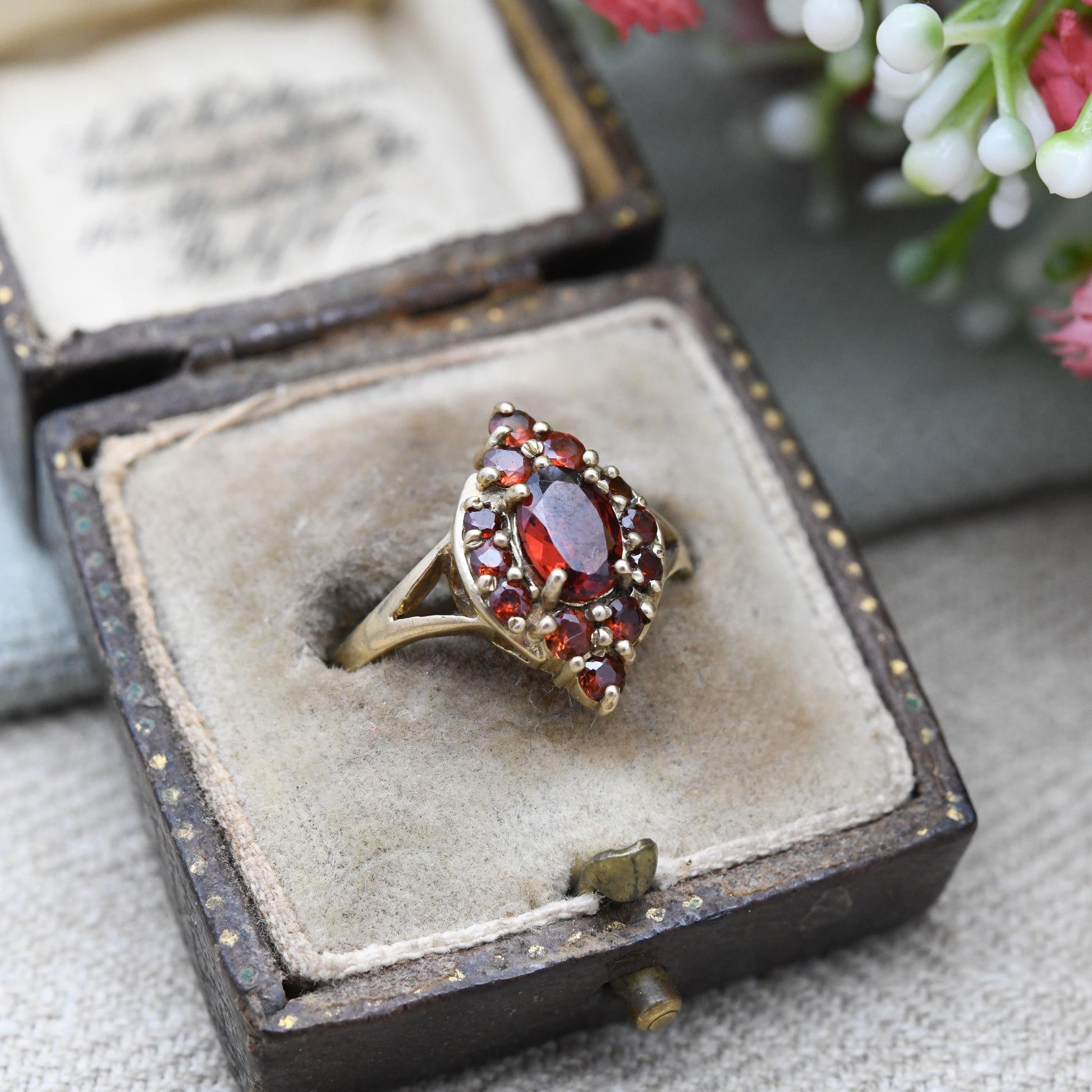 Vintage 9ct Gold Garnet Cluster Ring c. 1970s - Marquise Shape Pointed Oval Mid-Century Ring Red Gemstones | UK Size - P | US Size - 8