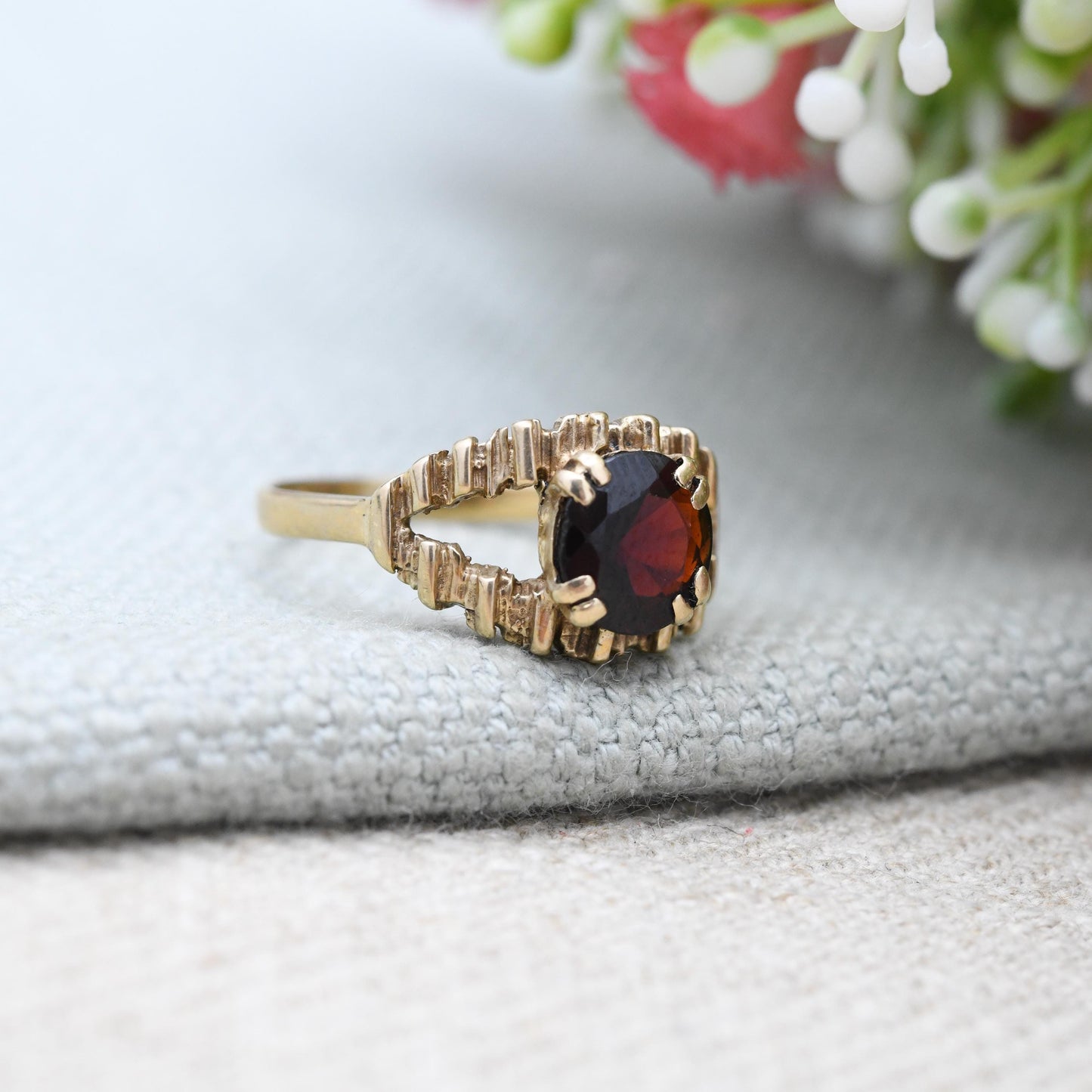 Vintage 9ct Gold Garnet Ring Midcentury Modernist 1977 MCM - Lister & Wright Statement Textured Brutalist | UK Size - N | US Size - 6 3/4