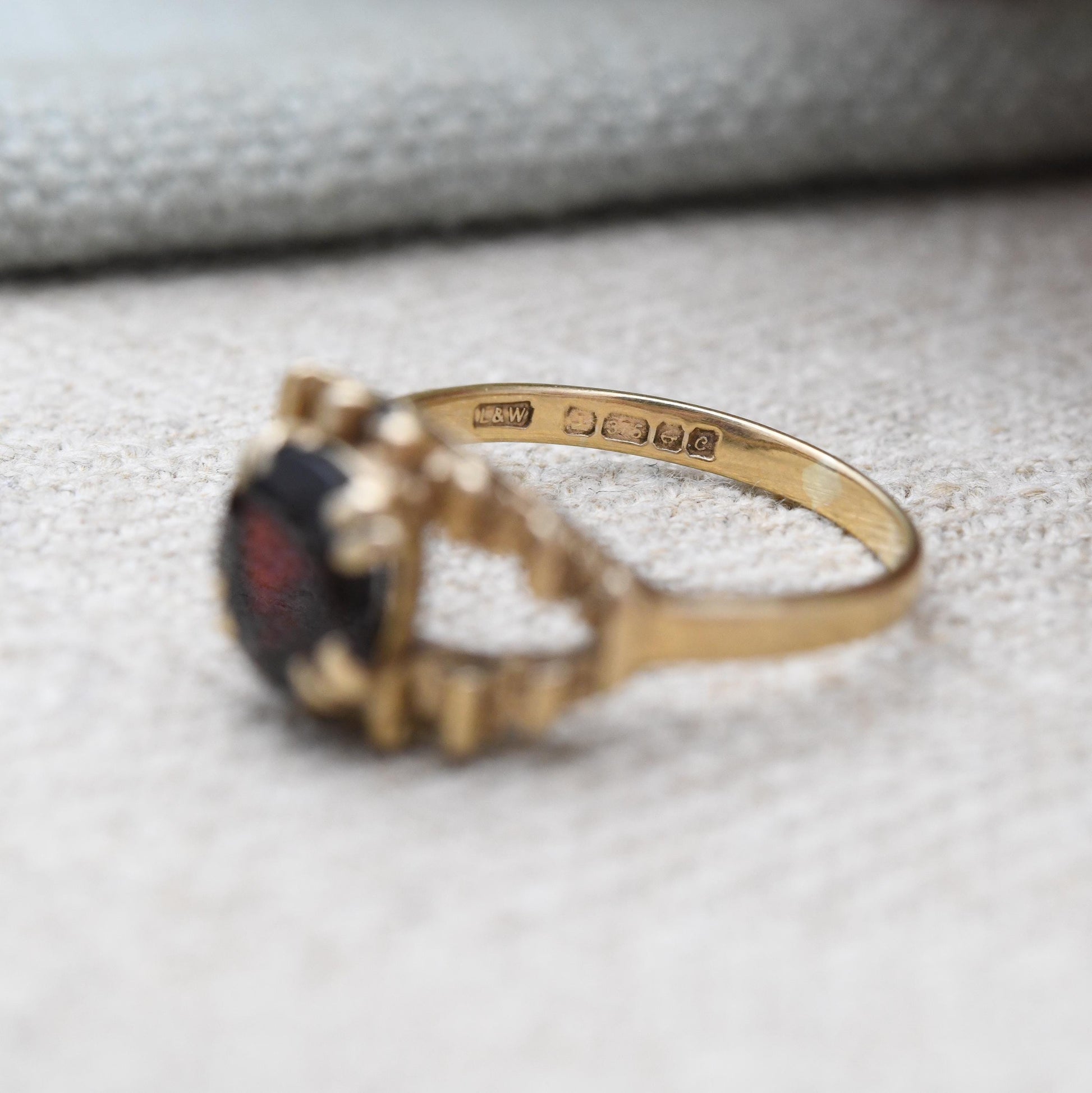 Vintage 9ct Gold Garnet Ring Midcentury Modernist 1977 MCM - Lister & Wright Statement Textured Brutalist | UK Size - N | US Size - 6 3/4