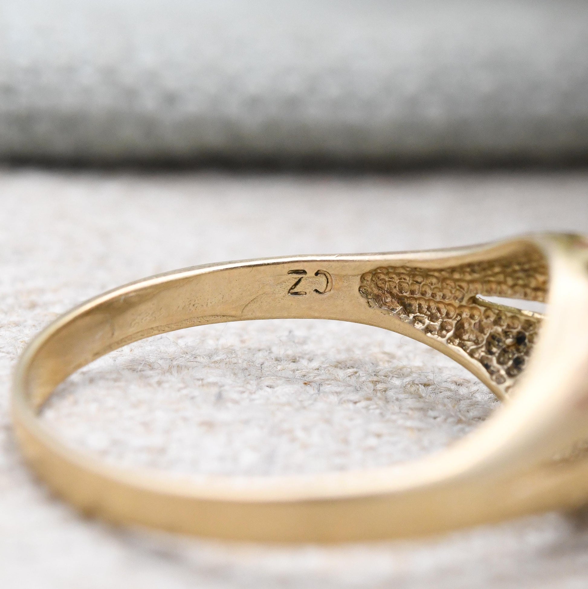 Vintage 9ct Gold CZ Solitaire Ring Unisex - Large Size | Claw Set Big Clear Stone | UK Size - S 1/2 | US Size - 9 1/2