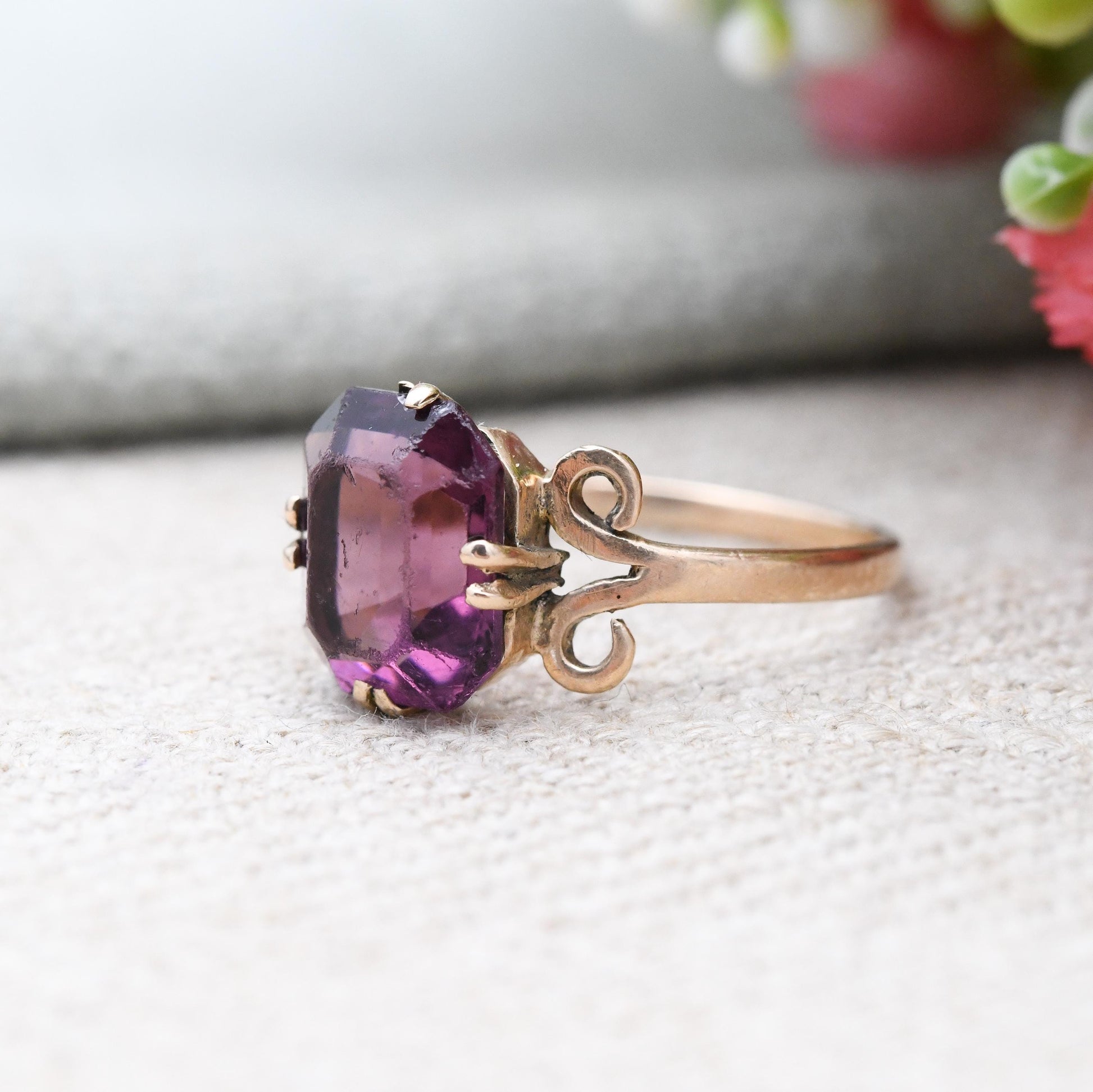 Vintage 9ct Gold Ring with Purple Paste Stone 1965 - Large Rectangle Colourful Glass Stone Dublin Hallmark | UK Size - N 1/2 | US Size - 7