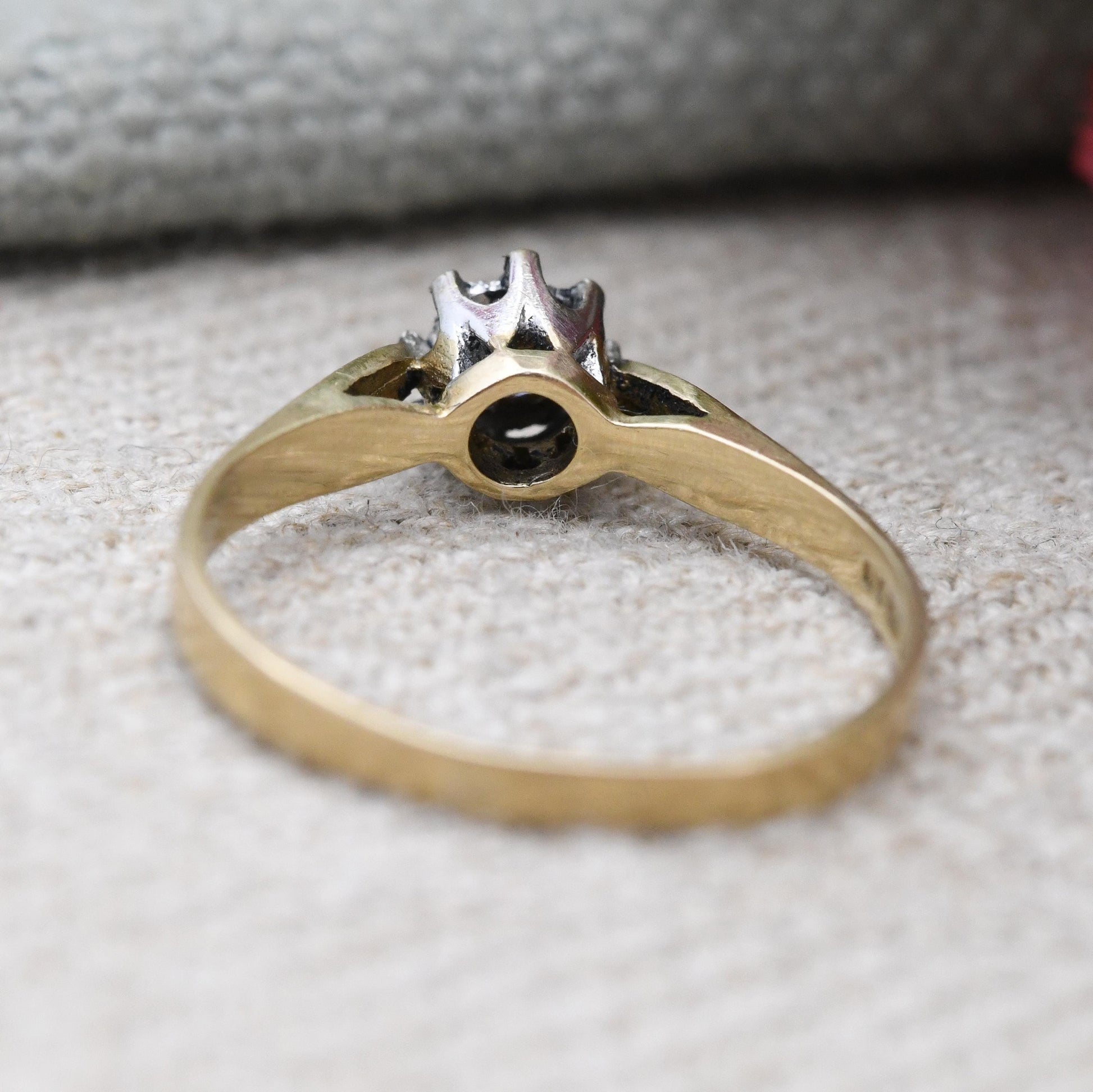 Vintage 9ct Gold Diamond Solitaire Ring 1986 Star Setting - Cathedral Set Solitaire Engagement Ring | UK Size - M | US Size - 6