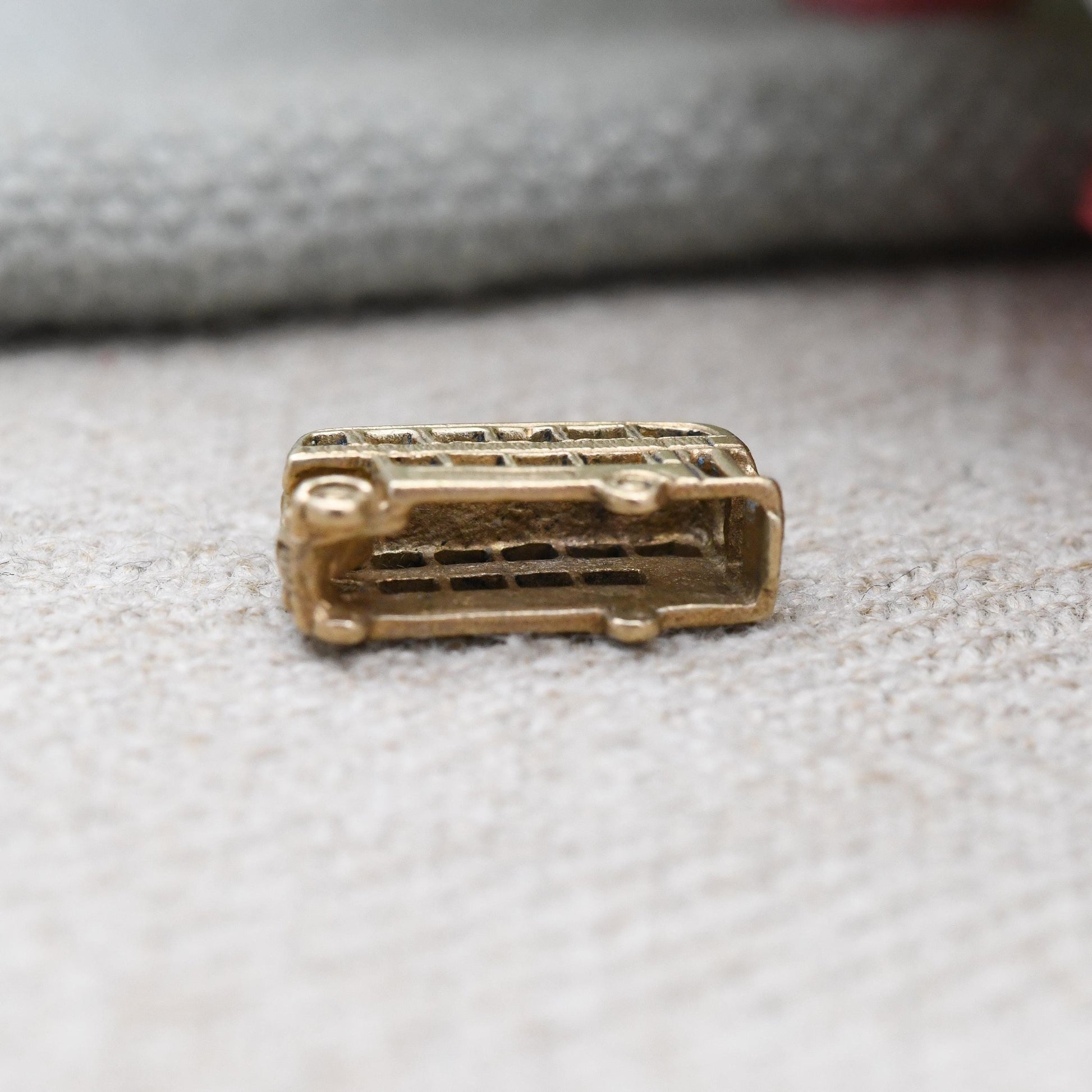 Vintage 9ct Gold Double Decker Bus Charm Pendant - Old Style London Red Bus Souvenir Gift for Charm Bracelet Transport Retro Car Enthusiast