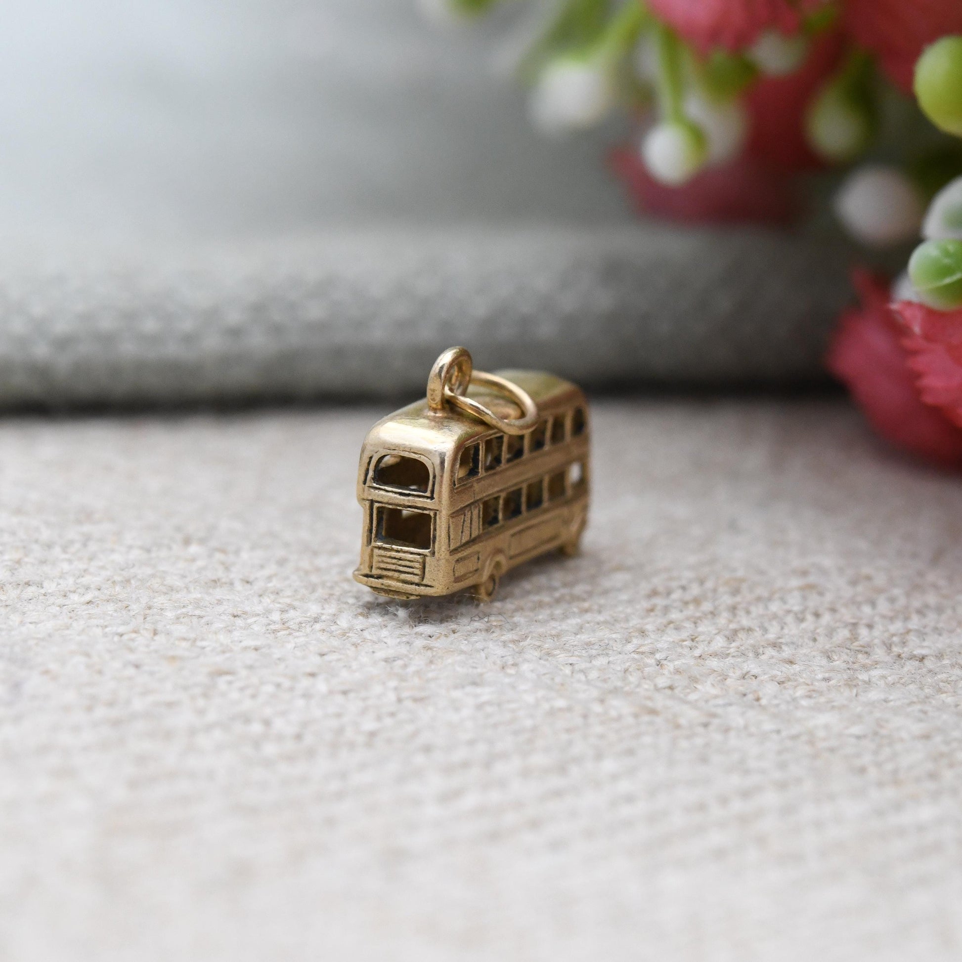 Vintage 9ct Gold Double Decker Bus Charm Pendant - Old Style London Red Bus Souvenir Gift for Charm Bracelet Transport Retro Car Enthusiast