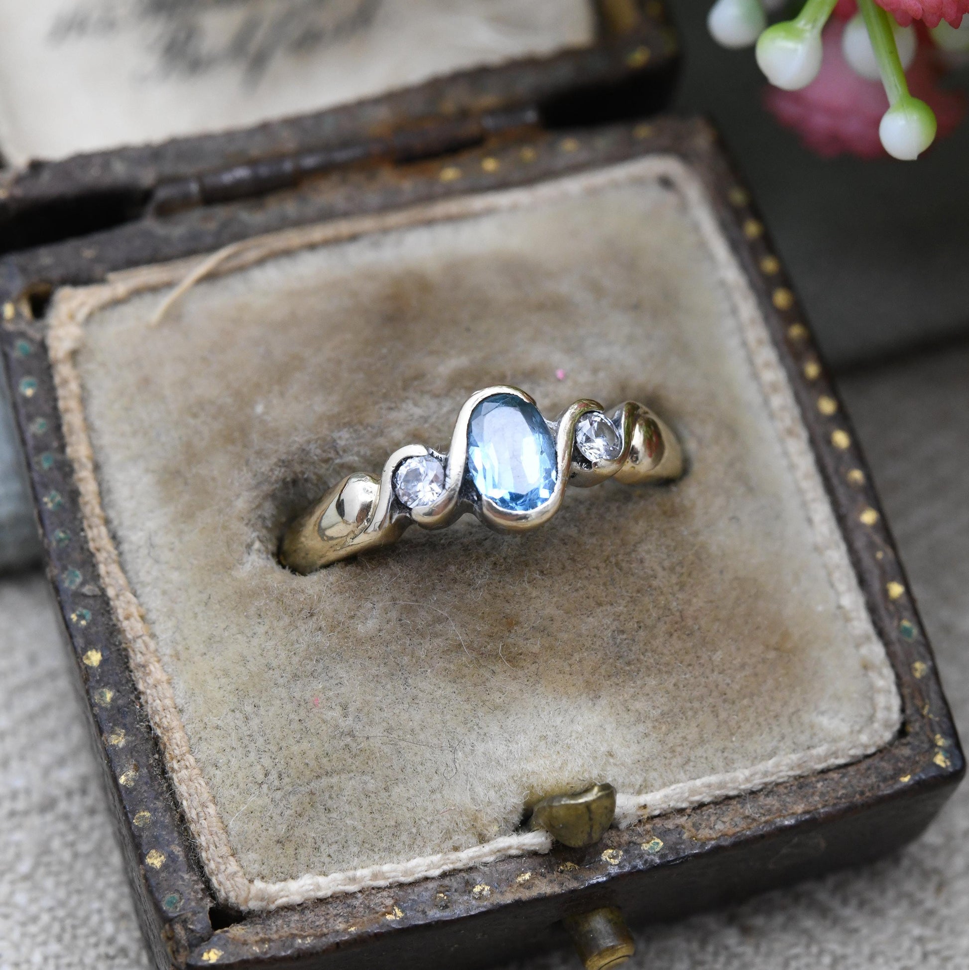 Vintage 9ct Gold Three Stone Ring with Blue and Clear Stones - Oval Cut Centre | Solid Gold Jewellery Gift | UK Size - P | US Size - 7 3/4
