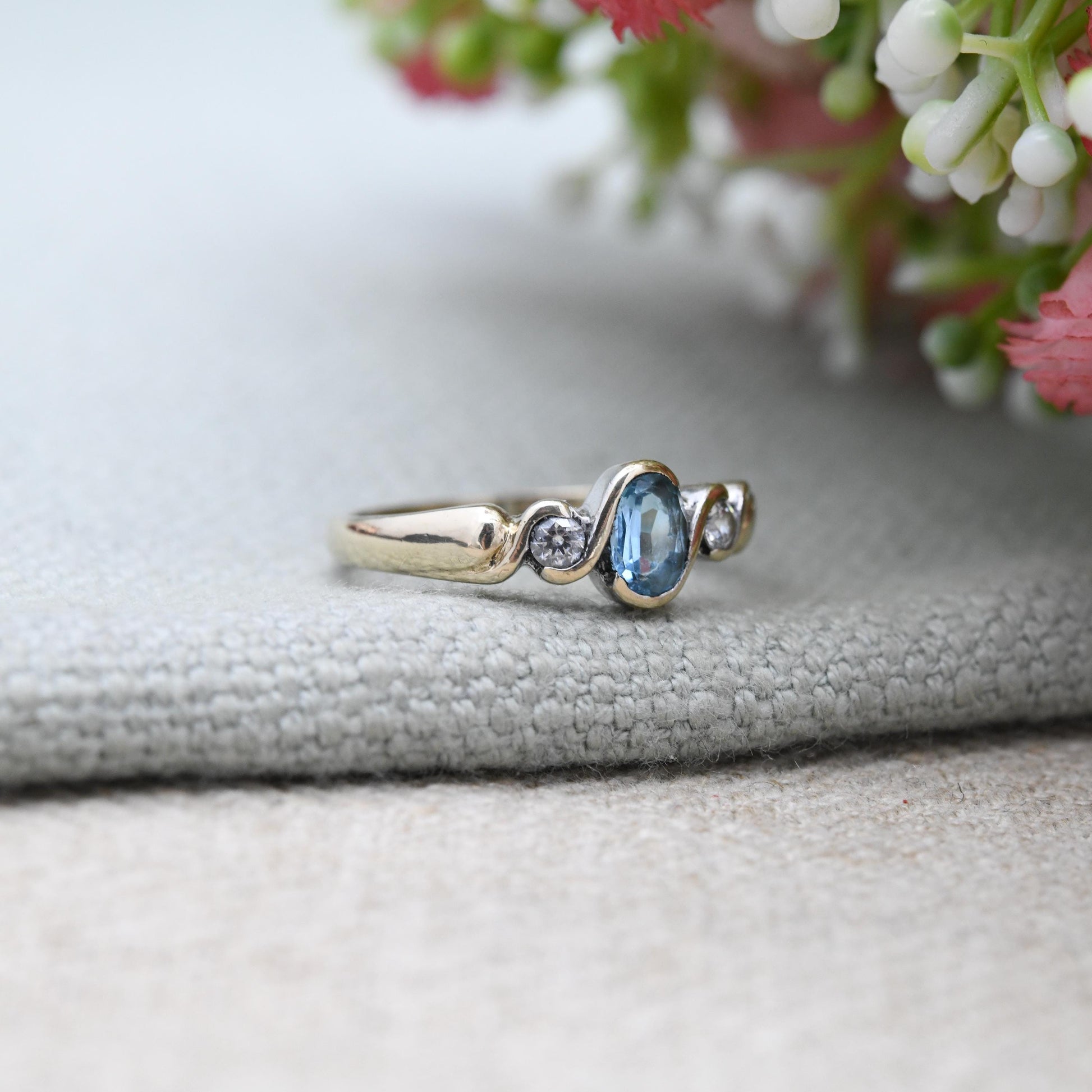 Vintage 9ct Gold Three Stone Ring with Blue and Clear Stones - Oval Cut Centre | Solid Gold Jewellery Gift | UK Size - P | US Size - 7 3/4