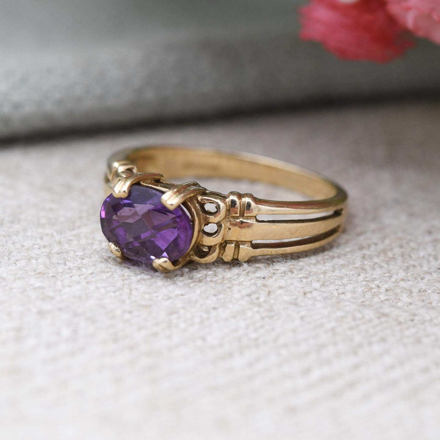 Vintage 9ct Gold Faceted Amethyst Gems TV Ring - 2005 Design Purple Stone Solitaire | UK Size - N 1/2 | US Size - 6 3/4