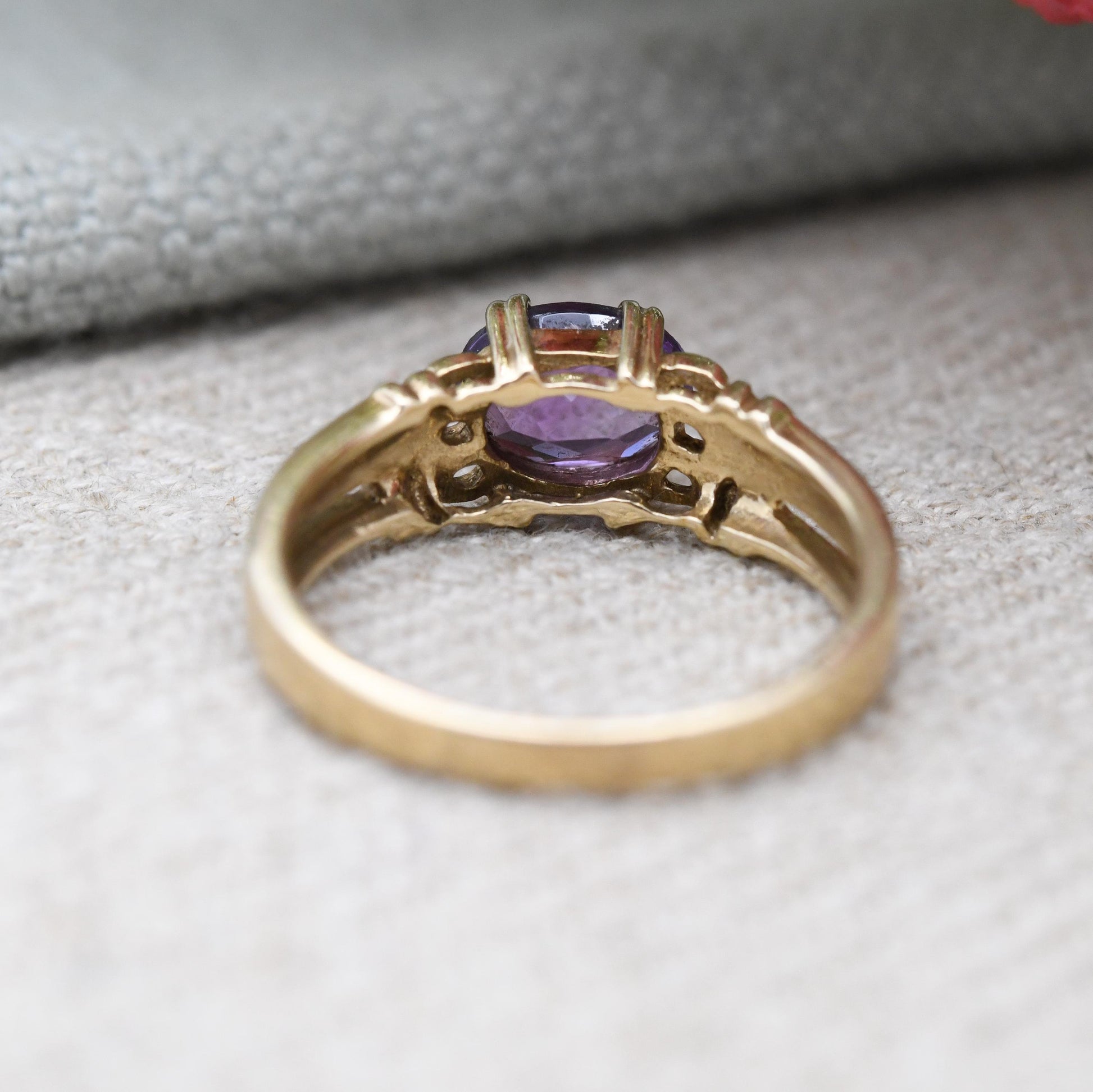 Vintage 9ct Gold Faceted Amethyst Gems TV Ring - 2005 Design Purple Stone Solitaire | UK Size - N 1/2 | US Size - 6 3/4