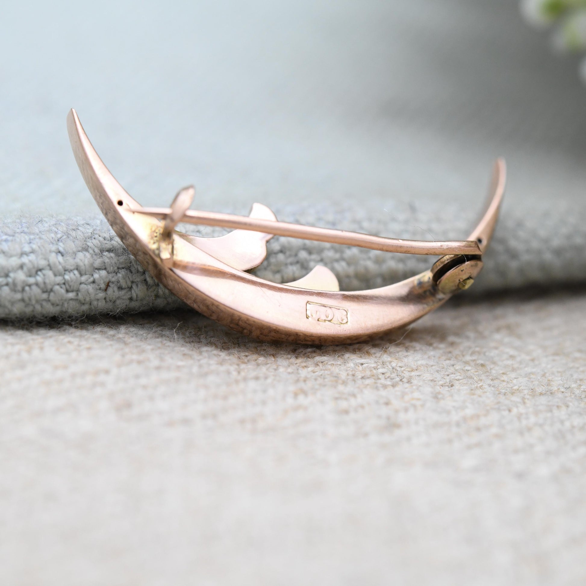 Antique 9ct Gold Crescent Moon Brooch - Edwardian Etched Rose and Yellow Gold