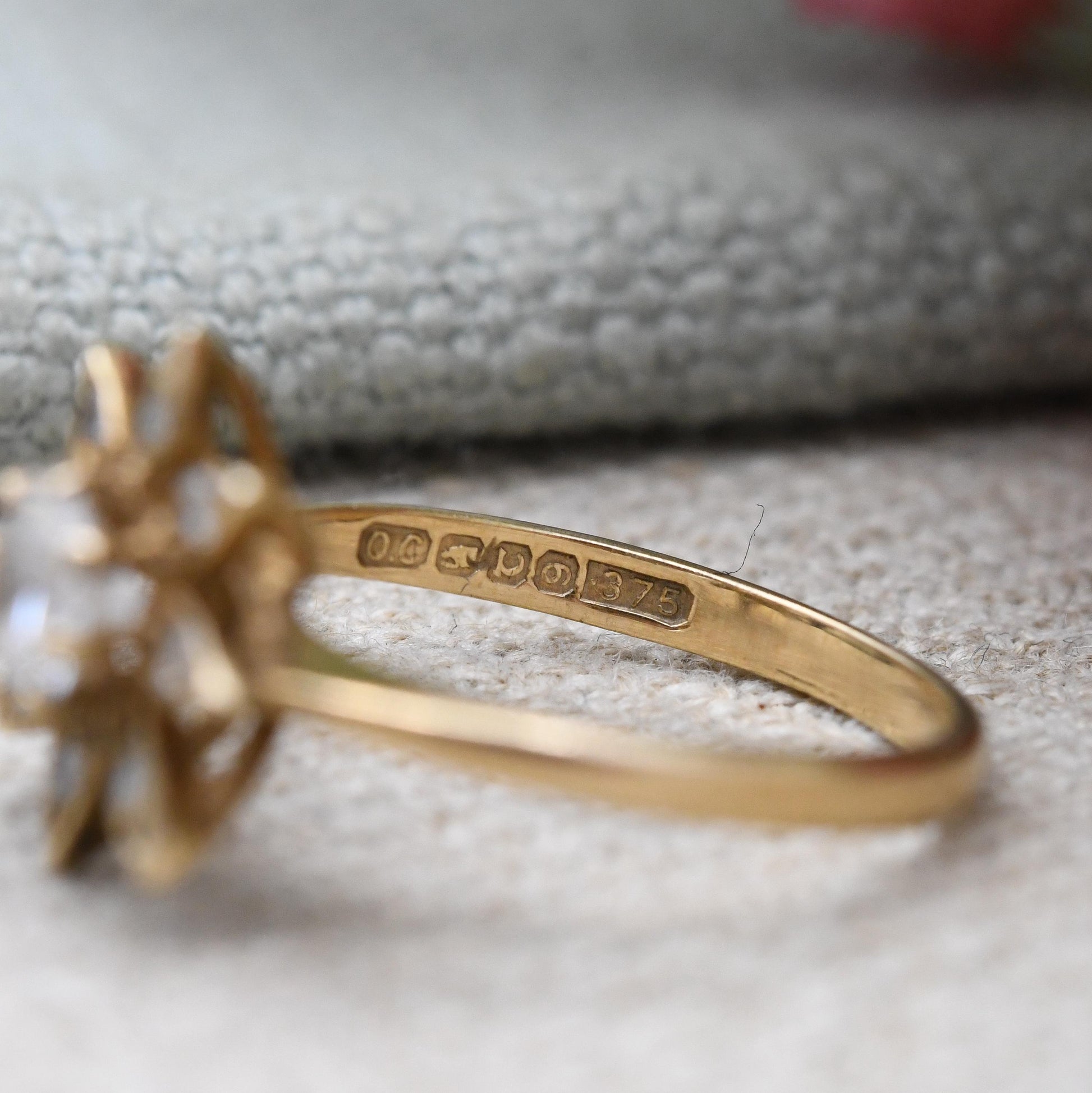 Vintage 9ct Gold Cluster Ring 1984 with Clear Stones - Mid-Century Delicate Cocktail Elven Style Star Ring | UK Size - L 1/2 | US Size - 6