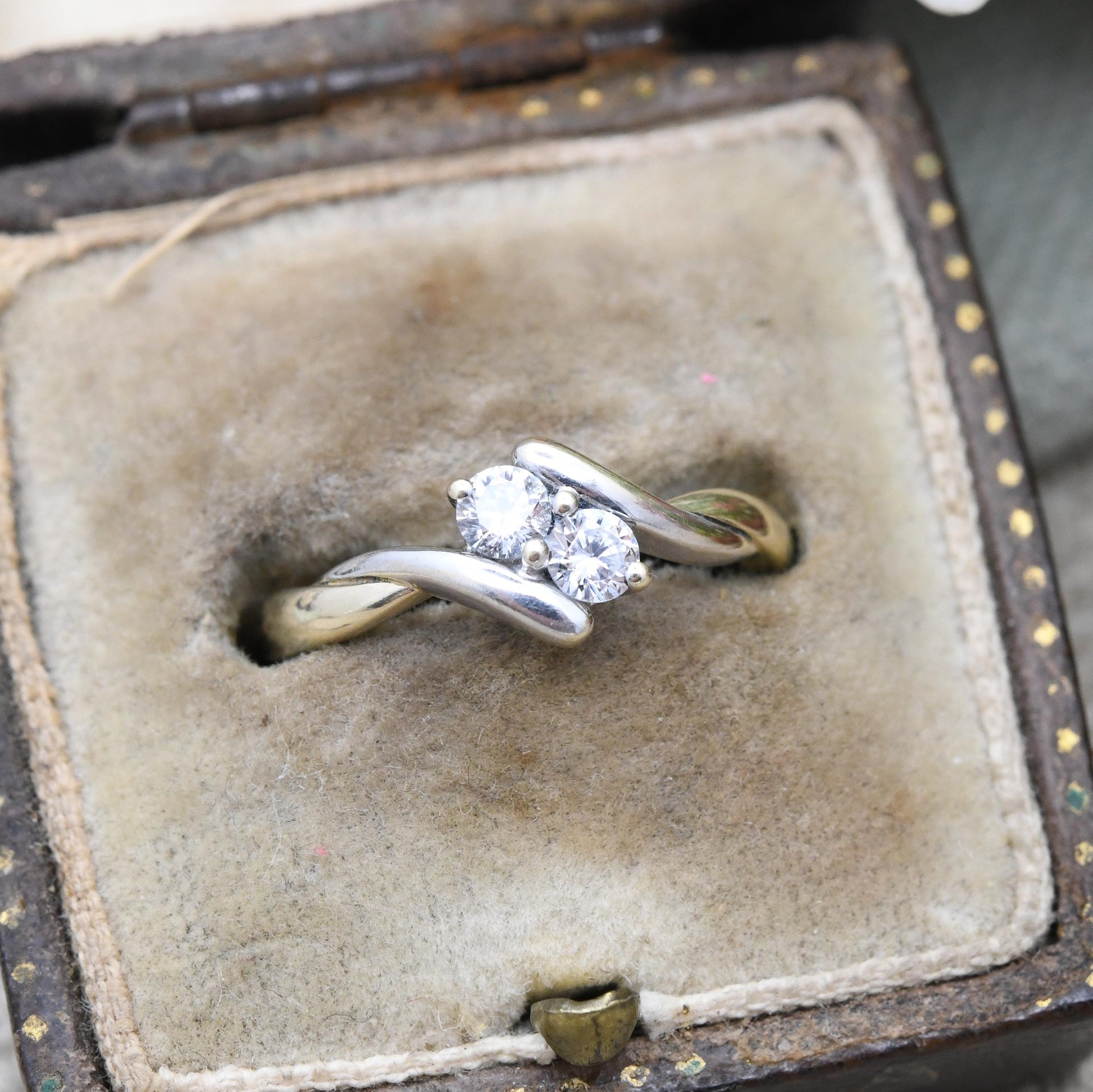 Vintage 9ct Gold CZ Bypass Ring - Clear Stone Engagement Ring | Cubic Zirconia | UK Size - N | US Size - 6 1/2