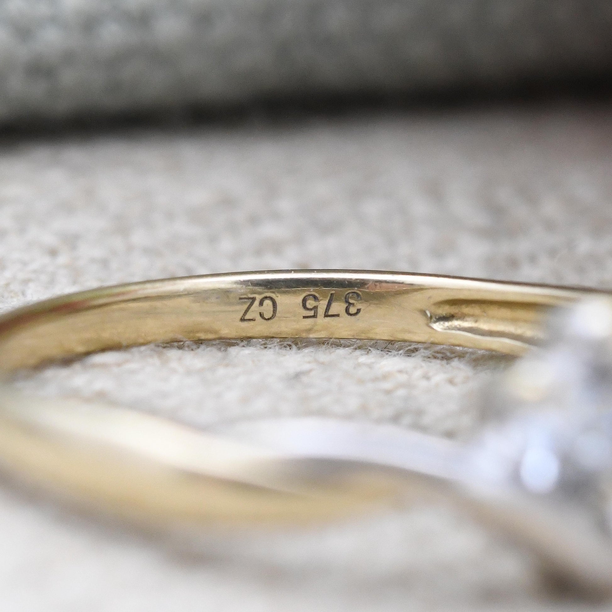 Vintage 9ct Gold CZ Bypass Ring - Clear Stone Engagement Ring | Cubic Zirconia | UK Size - N | US Size - 6 1/2