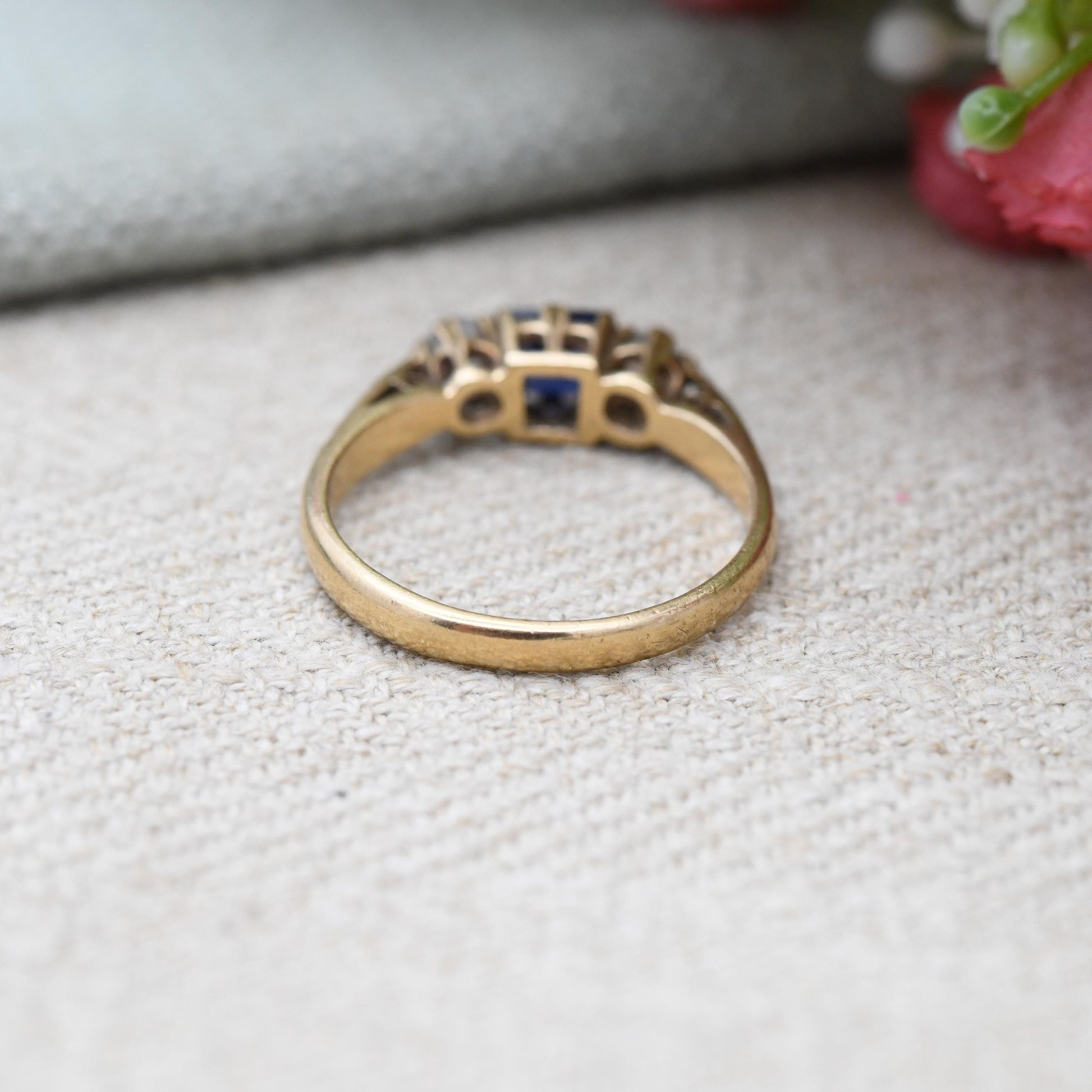 Vintage 9ct Gold Blue Stone Three Stone Ring 1987 - Large Deep Blue Synthetic Stone Cocktail Ring | UK Size - P 1/2 | US Size - 8