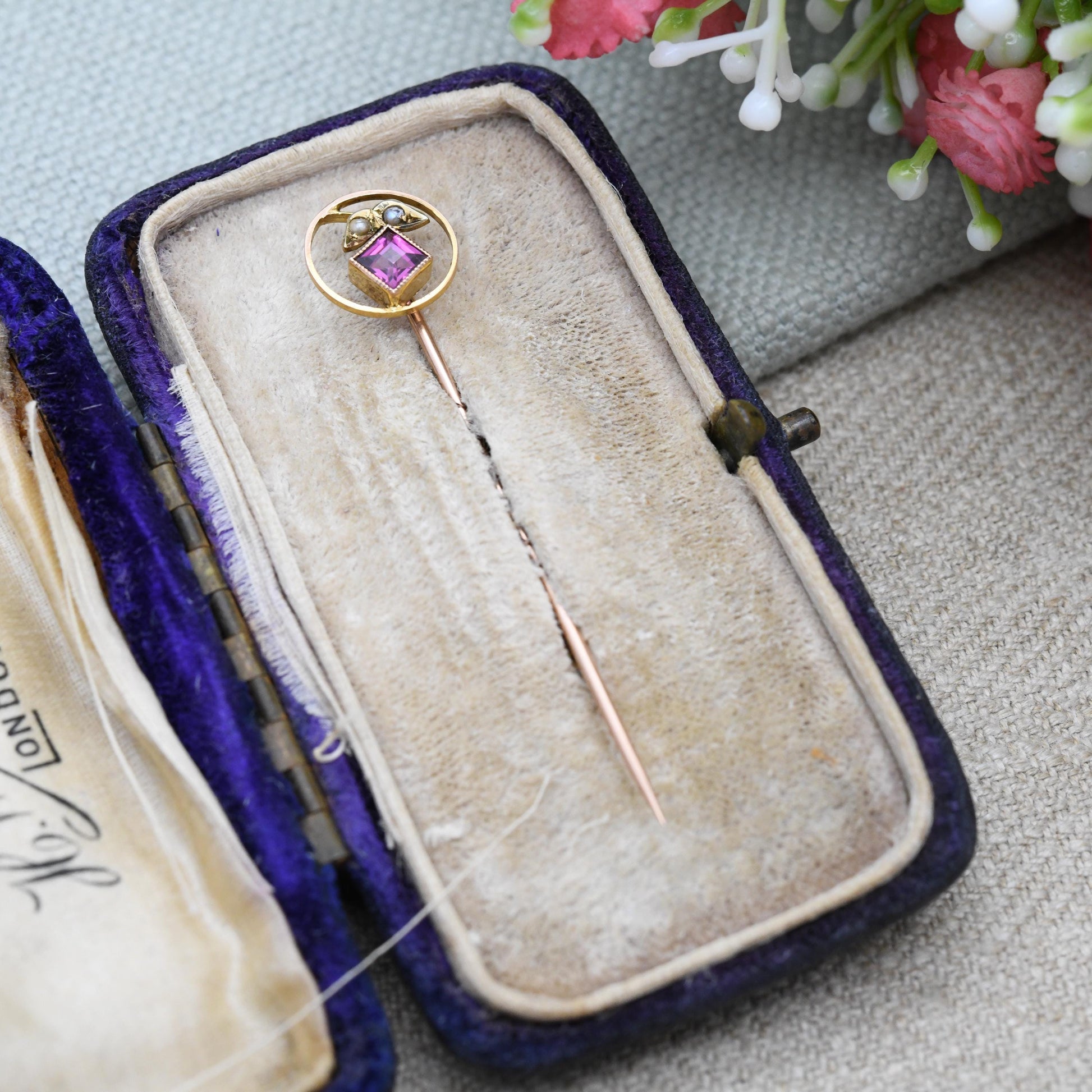 Antique Edwardian 9ct Gold Amethyst Pin Brooch with Gemstone Leaf Design - Purple Stone Seed Pearl | Floral Leaf Pin