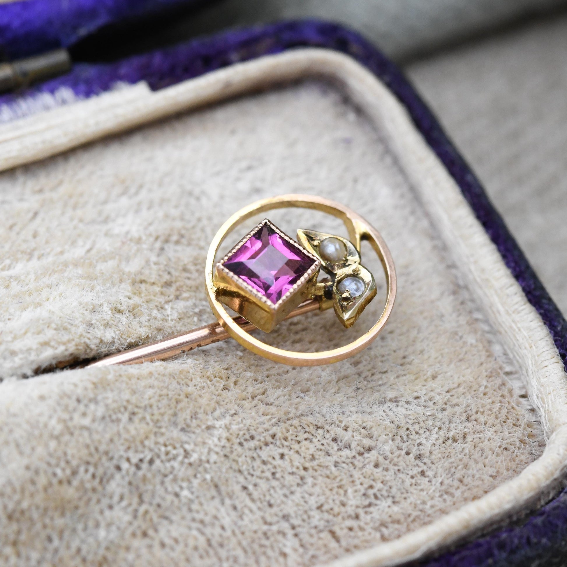 Antique Edwardian 9ct Gold Amethyst Pin Brooch with Gemstone Leaf Design - Purple Stone Seed Pearl | Floral Leaf Pin