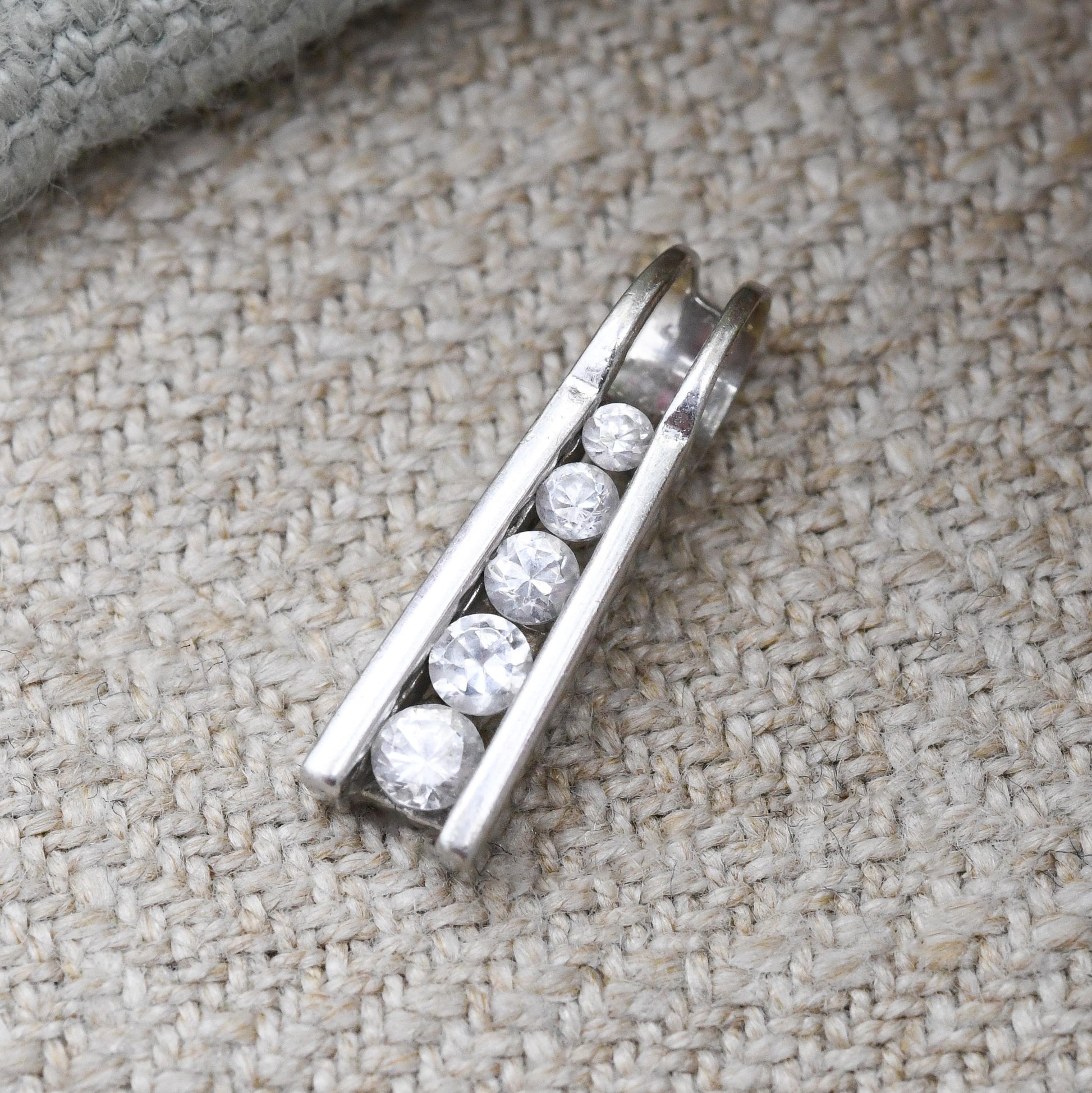9ct White Gold Pendant with Graduated Stones - Solid Gold Minimalist Gift for Her | Bar Shape Tension Set Pendant Charm