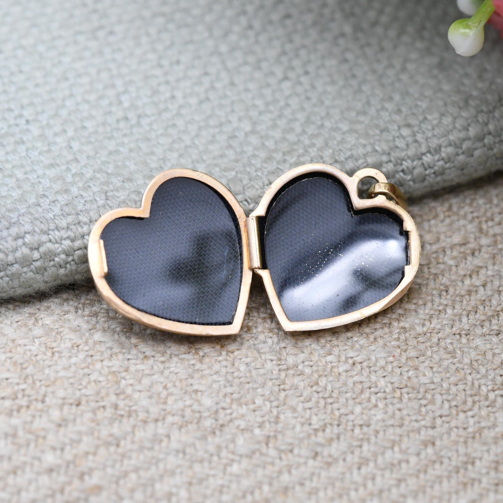 9ct Gold Diamond Heart Locket Pendant - GA | Love Heart Locket Charm Pendant | Sentimental Jewellery Gift for Her