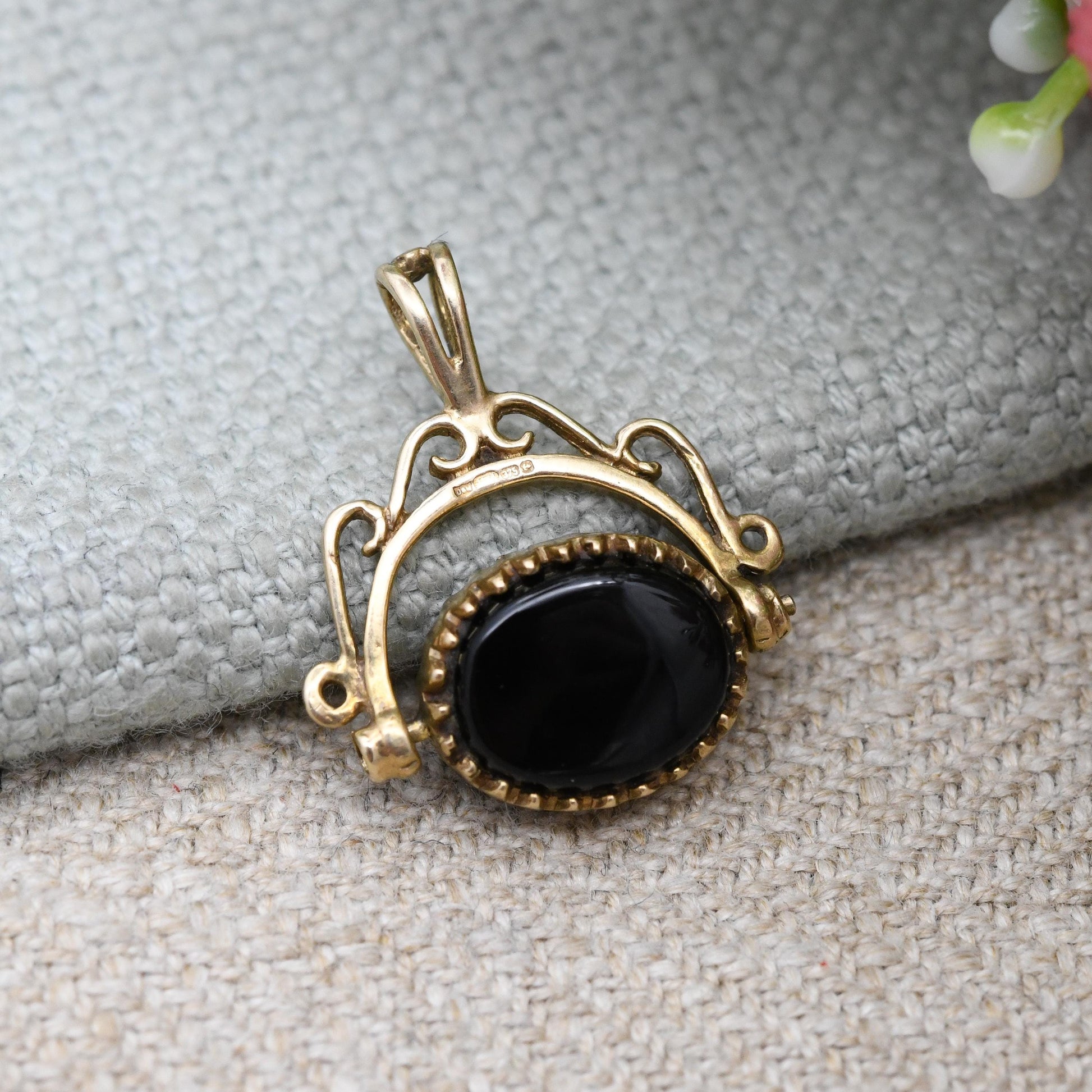 Vintage 9ct Gold Spinner Fob Pendant c. 1980s - Antique Style Miniature Gemstone Watch Fob Charm Ornate | Cabochon Red Carnelian Black Onyx