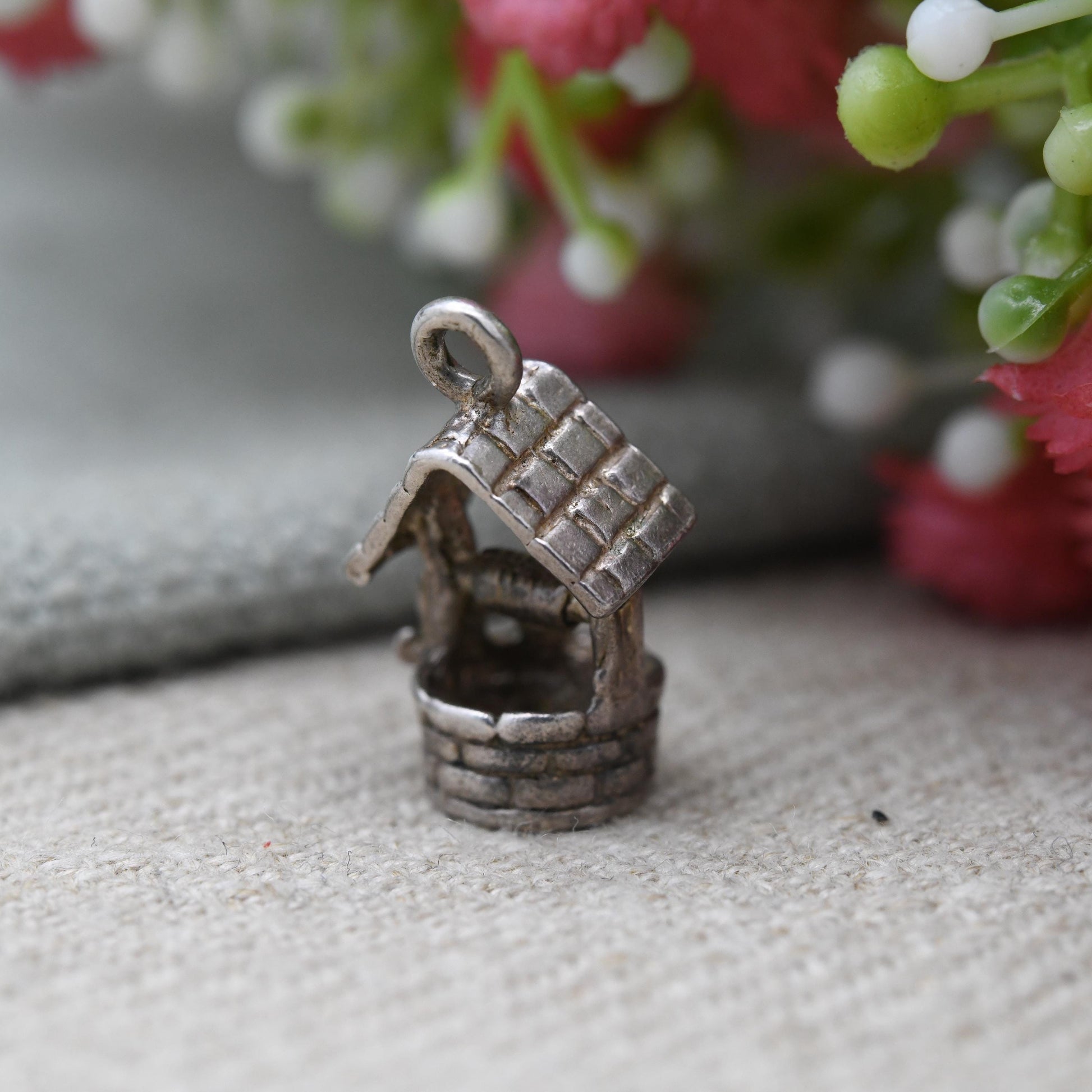 Vintage Sterling Silver Wishing Well Charm Pendant - Cute Water Well and Bucket | Gift for Charm Bracelet