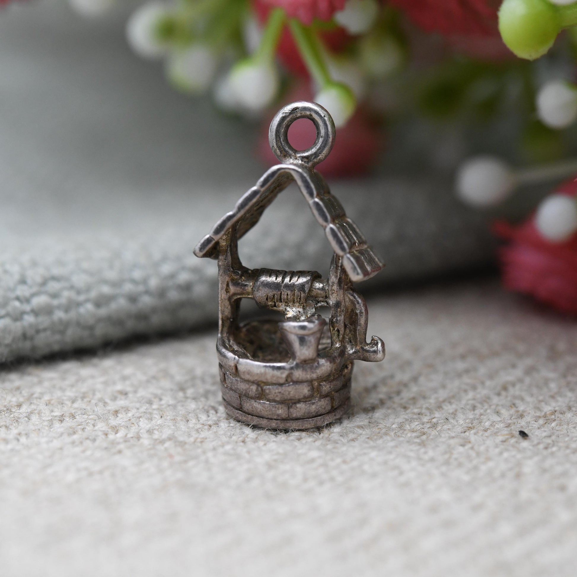 Vintage Sterling Silver Wishing Well Charm Pendant - Cute Water Well and Bucket | Gift for Charm Bracelet